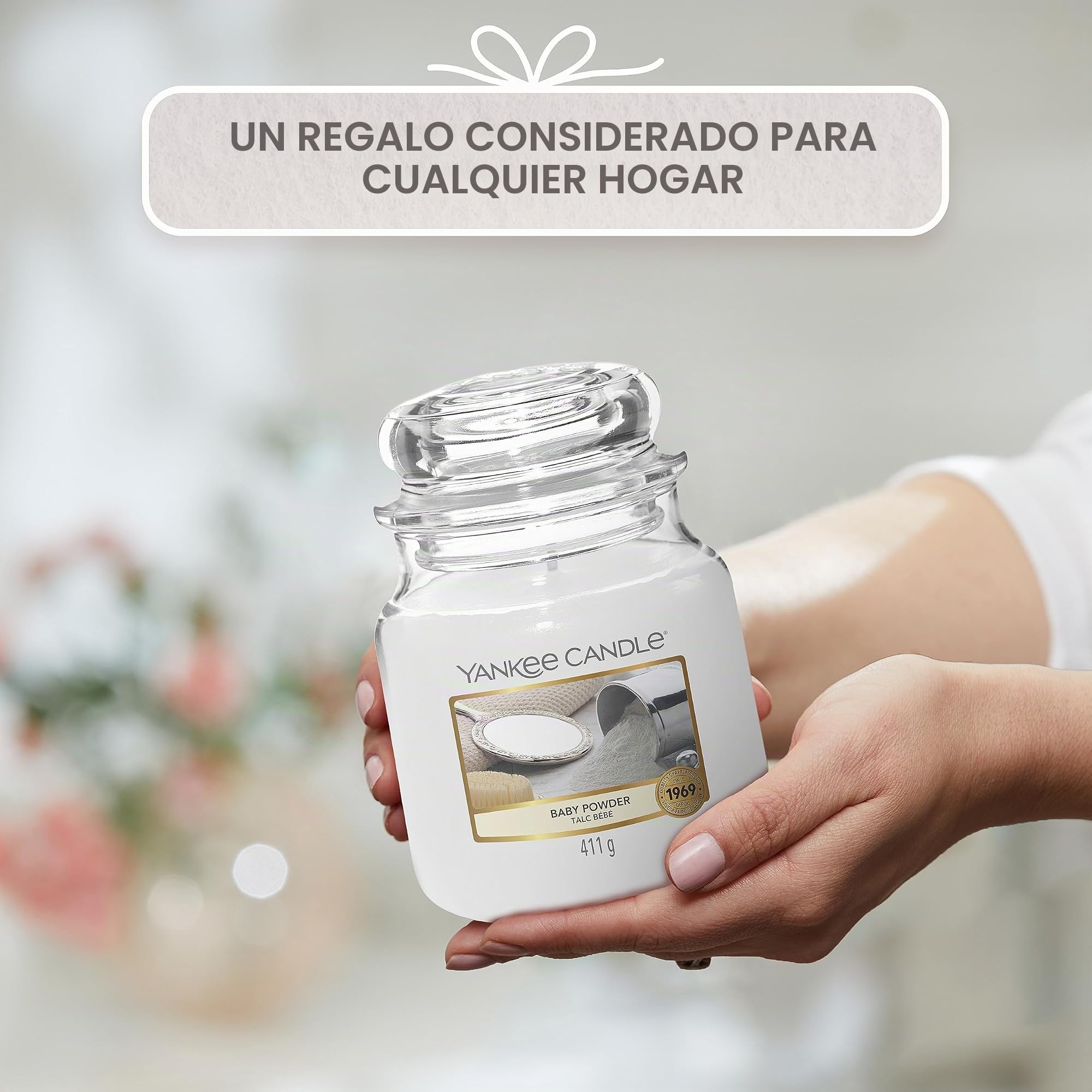 Yankee Candle vela aromática en tarro mediano, polvos de talco, duración de combustión de hasta 75 horas