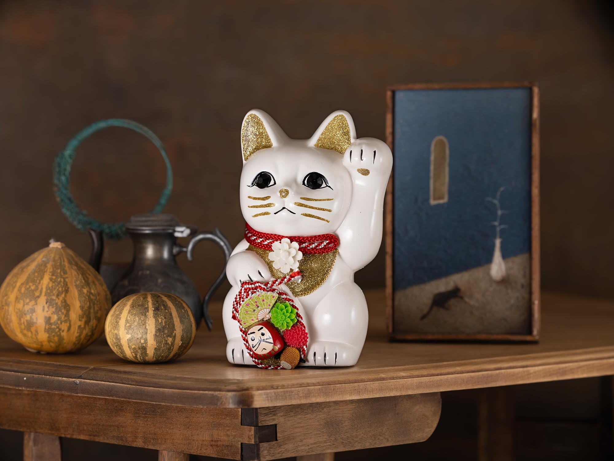 Amazon.co.jp: ご縁猫 和楽 だるま(M-SIZE 白 White）左手あげ/陶器