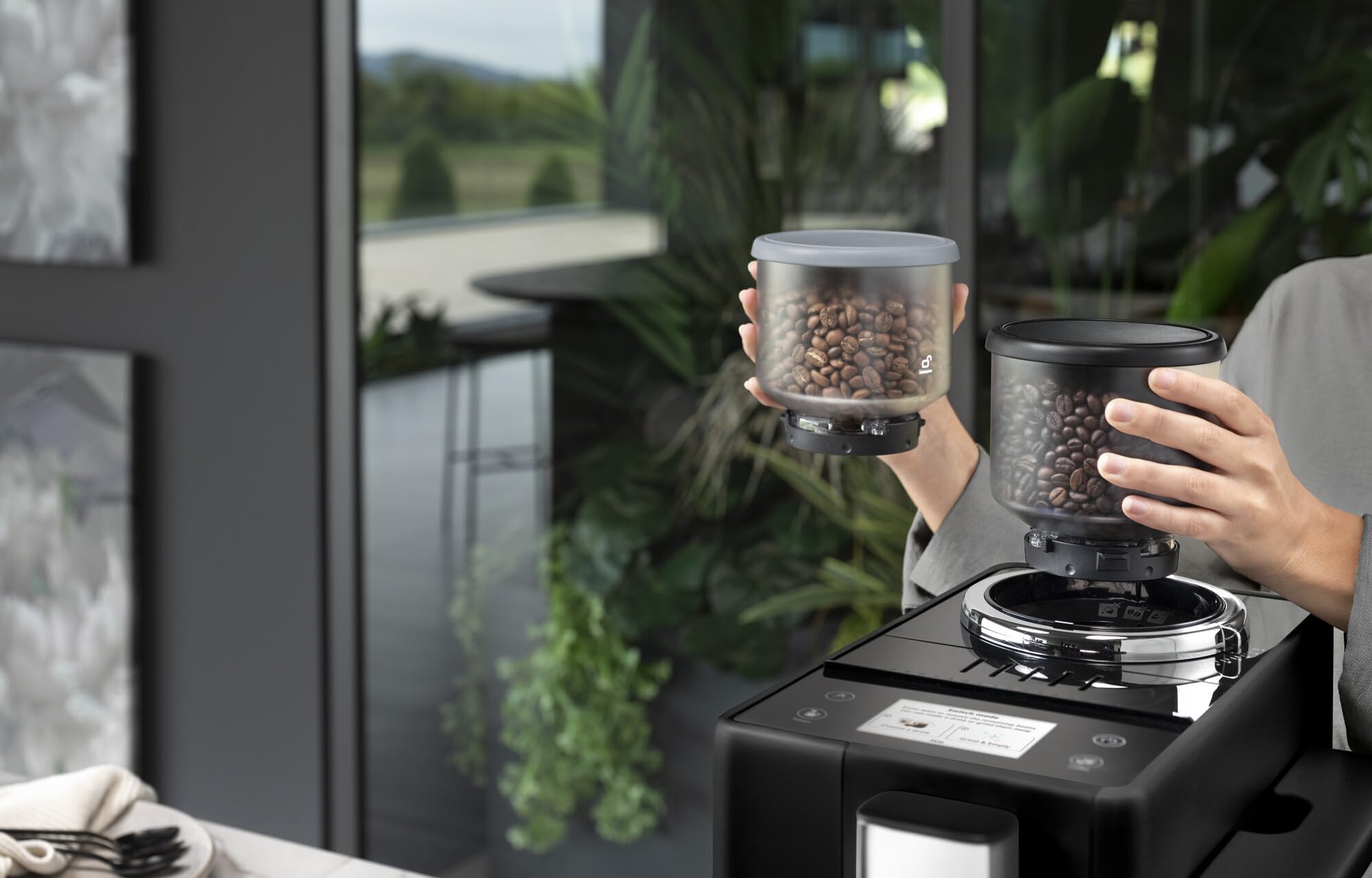 De'Longhi Kimbo DLSC611 Caffè in grani 35% Arabica e 65% Robusta per Macchine da Caffè Automatiche, 1KG, Made in Italy, Tostatura media, Gusto Speziato e Caramello, Origine Brasile, Colombia e India