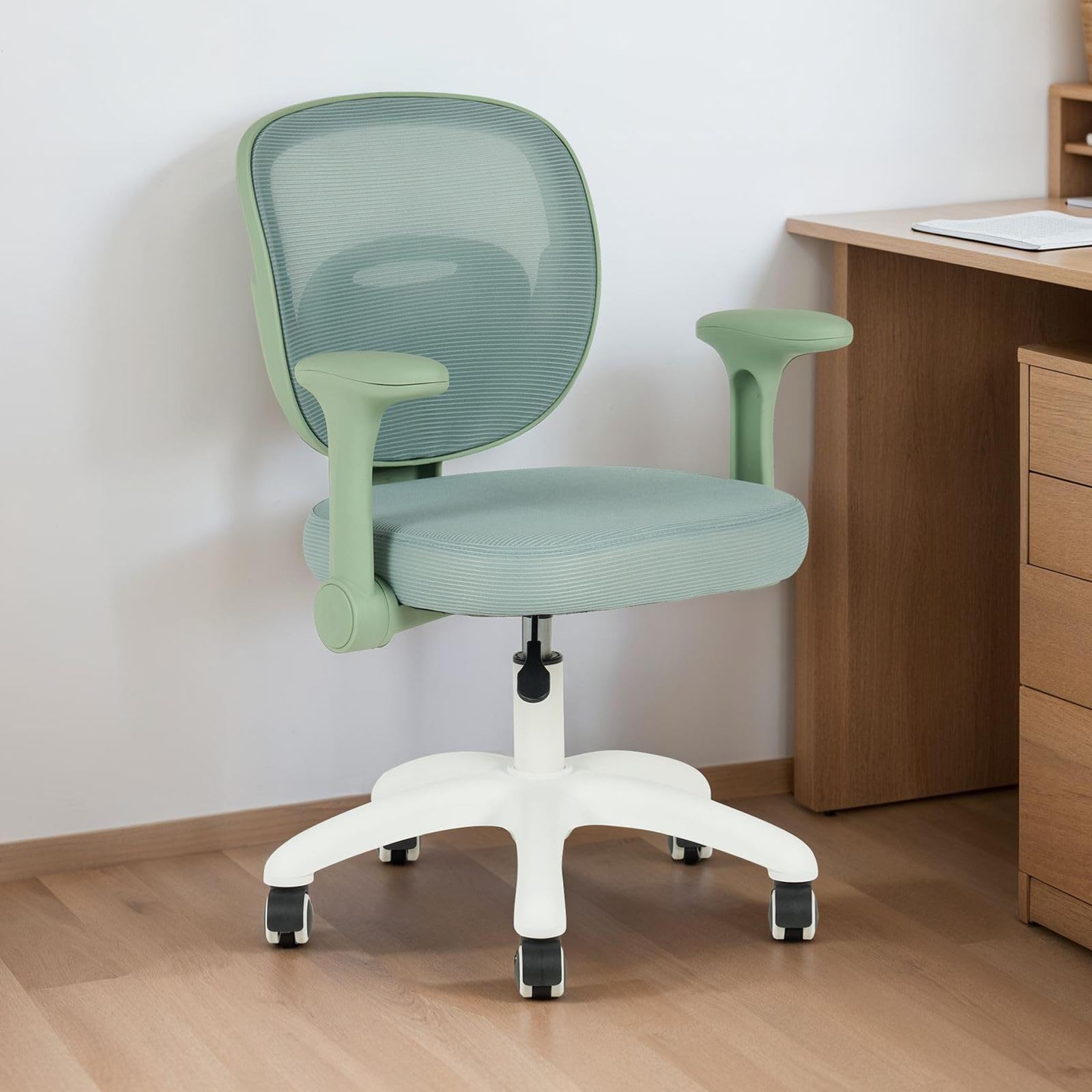 IDIMEX Chaise de Bureau Enfant Amelia Vert Réglable en Hauteur avec Accoudoirs, Assise Rembourrée Confortable, Dossier en Tissu Respirant