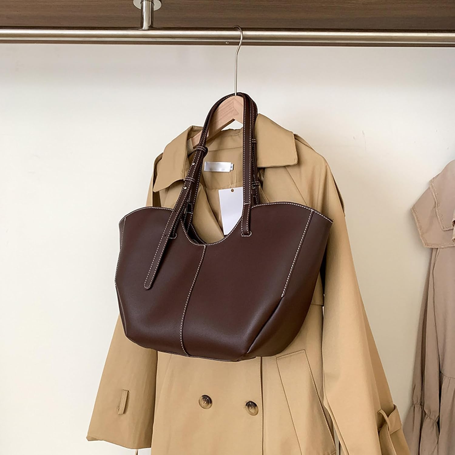 Retro Inspired Large Capacity Shoulder Bag for Women Elegant Korean Styles Handbag for Daily Commute and Fashion