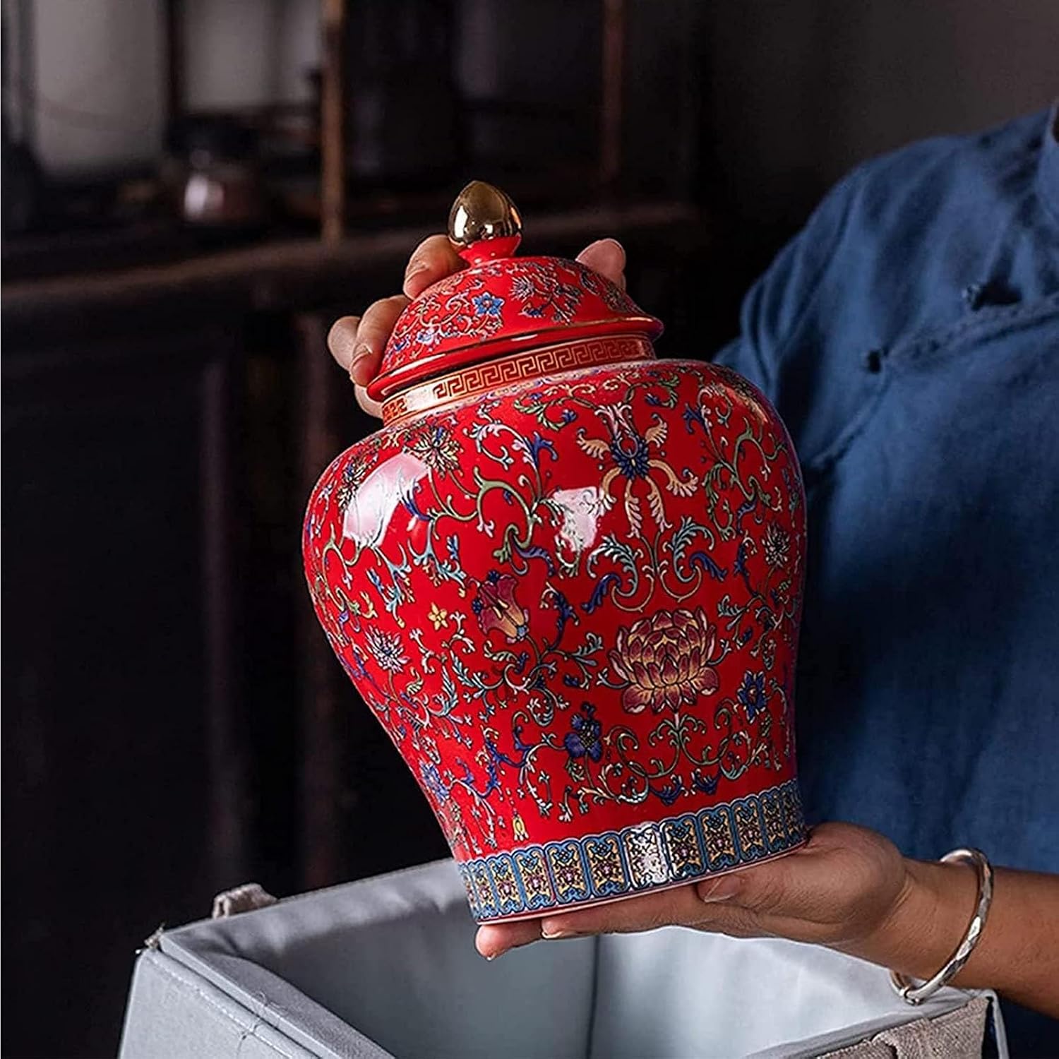 Ginger Jar with Lid Porcelain Jar Decorative Flower Vases Handmade Storage Porcelain Temple Jars(Red)