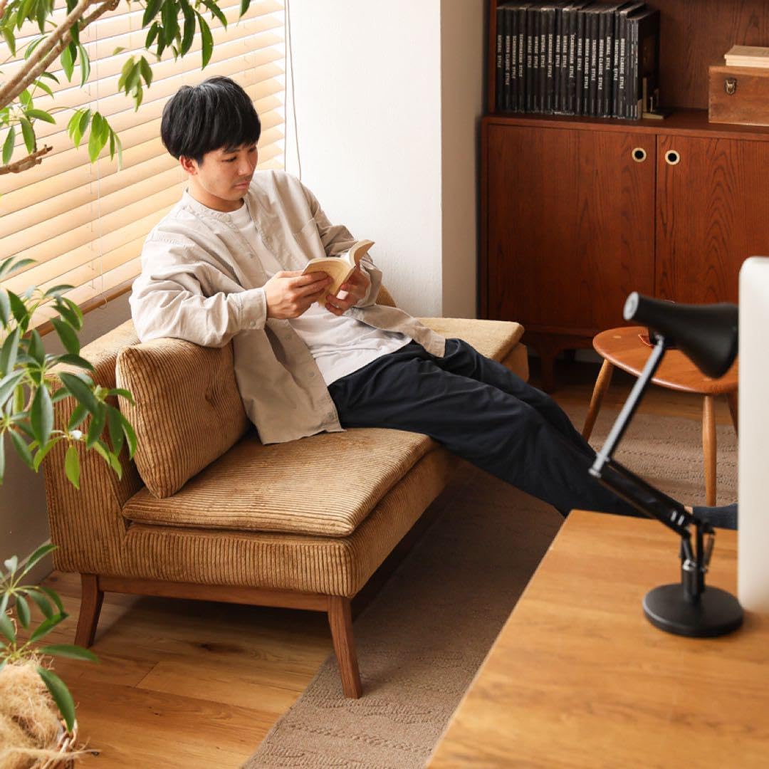 一人暮らしから、書斎、子供部屋まで、「ジャストサイズ」の2人掛けローソファー 一人暮らしから書斎子供部屋までジャストサイズの2人掛けローソファー