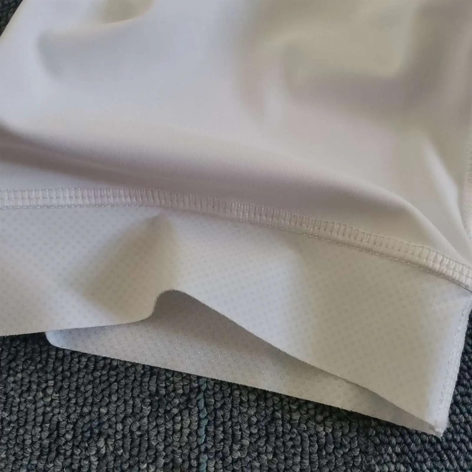 Cyclisme Homme Cuissard à Bretelles de Cyclisme de Couleur Unie Noir et Blanc avec Poignets découpés au Laser et Rembourrage en Gel 9D en Bas élastique Cuissard Velo Homme