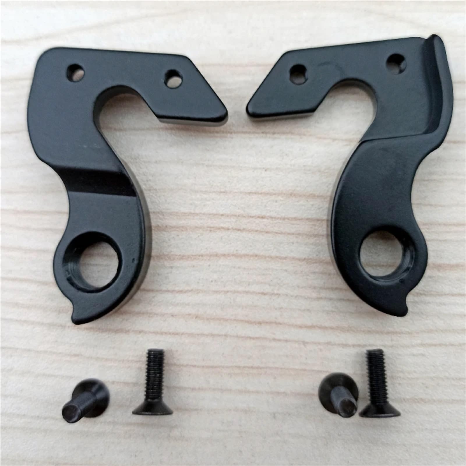 1 pièce de pièces de vélo, Patte de dérailleur mécanique for Cadre de vélo en Carbone S/p/e/c/i/a/l/i/z/e/d T/a/r/m/a/c SL6 M/T/BV/i/i/A/S SW/o/r/k/s C/i/p/o/l/l/i/n/i RB1K