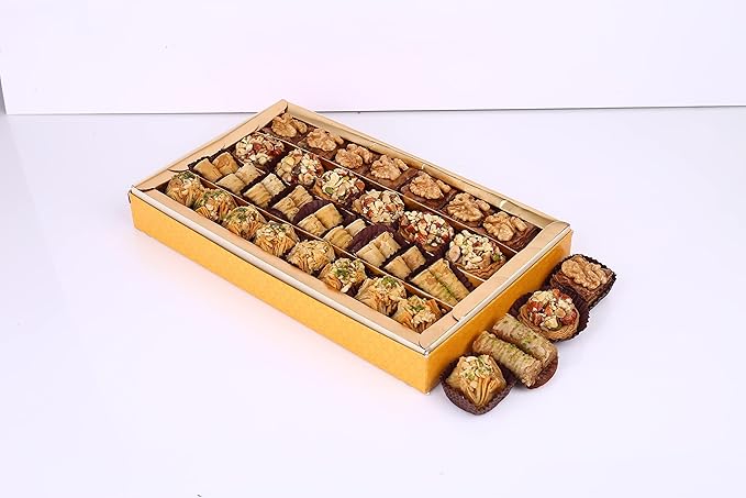 Vipul Dudhiya Sweets Assorted Arabian Baklava Sweet with Pure Ghee and Dry Fruits packed in Majestic Gift Box, Exclusive Sweet Delight for Any Occasion, 800 g