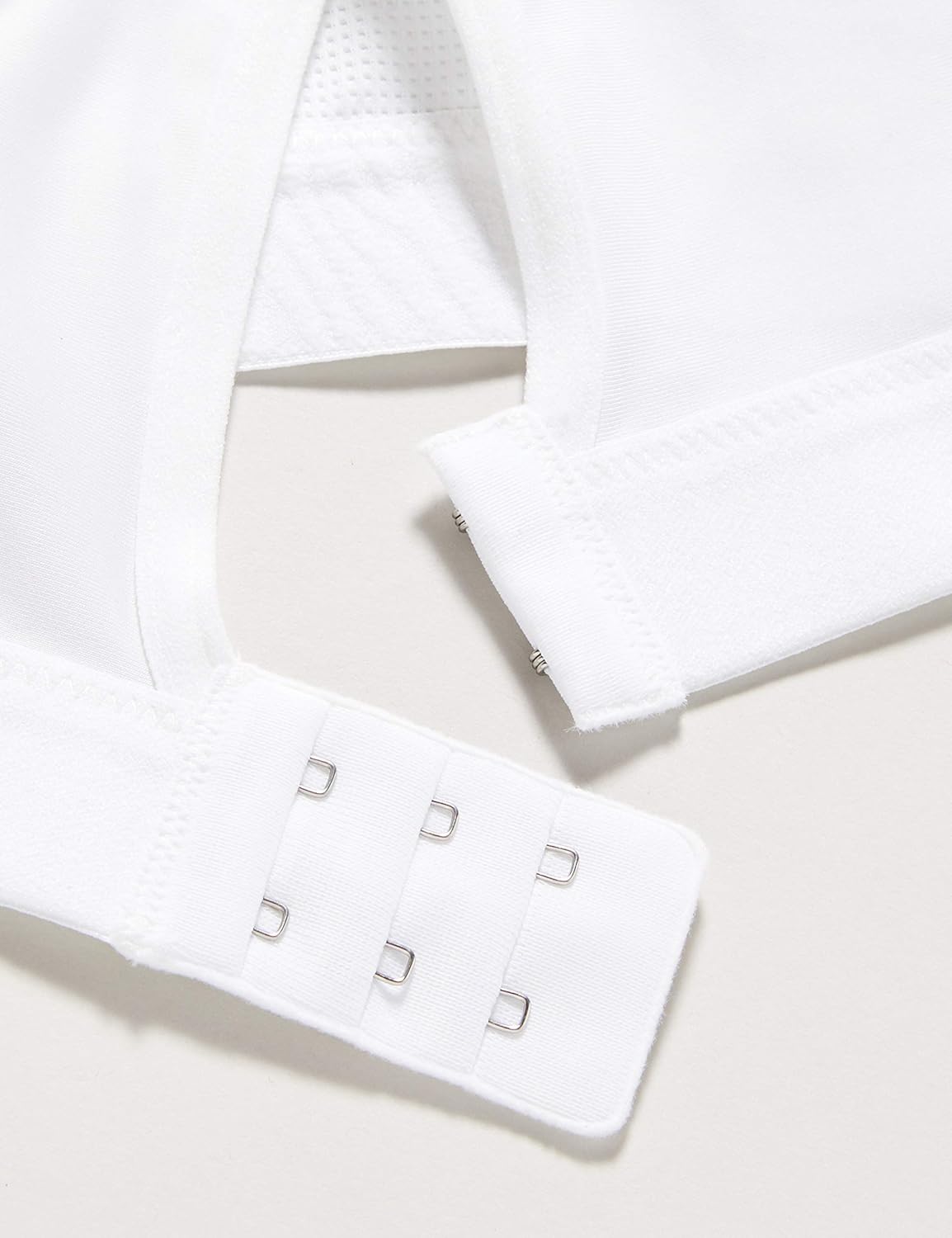 Triumph Triaction Wellness N Sports Bra - Non-Padded - Sports Bra for Women - for Low Impact Workouts - White, 38C