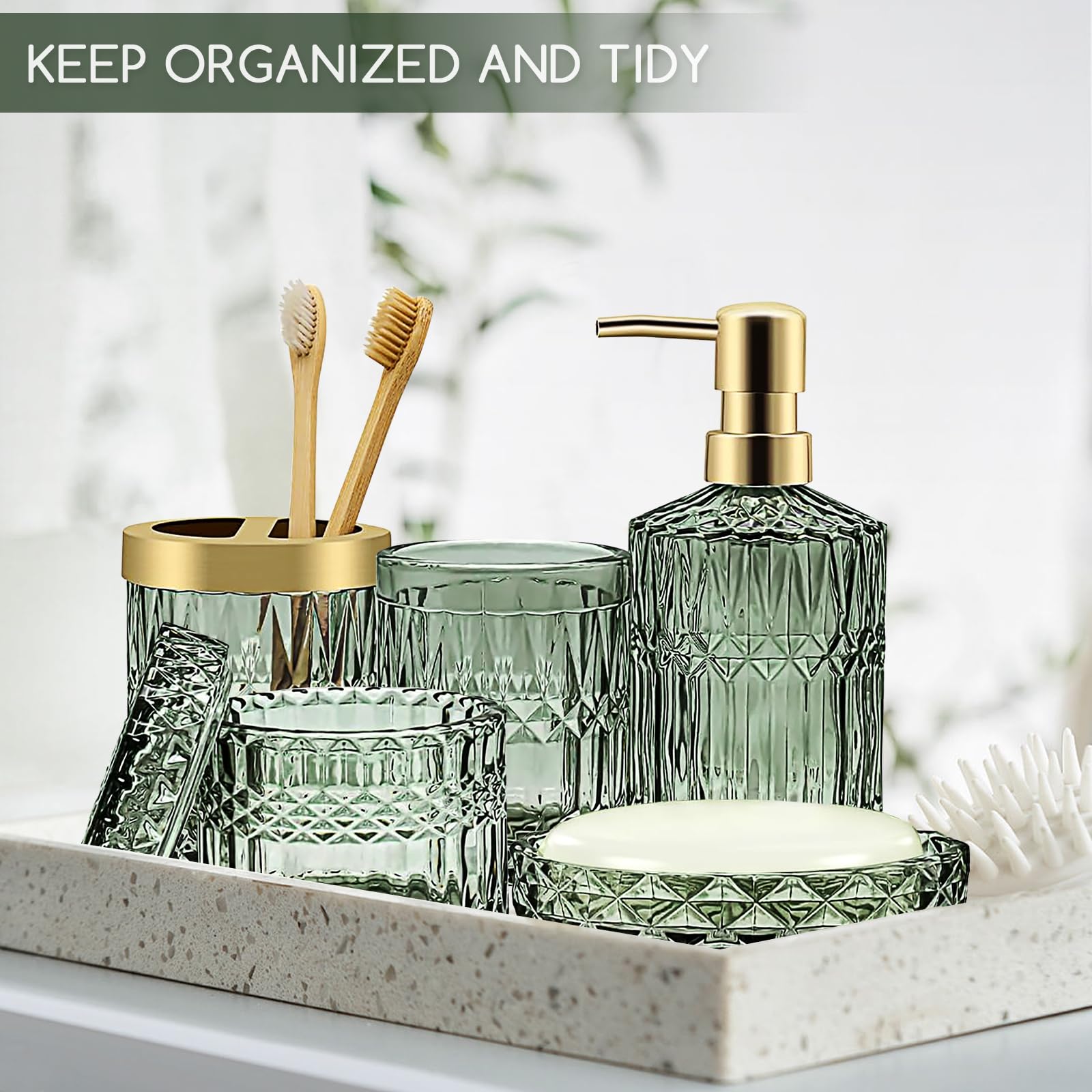 5 Stück Grünes Glas Badezimmer Zubehör Set, Glas Badezimmer Accessoires Set von Lotionspender,Seifenschale,Zahnbürstenhalter,Becher,Wattestäbchen Badezimmer Deko Set für Modernes Bad,Vintage Geschenk