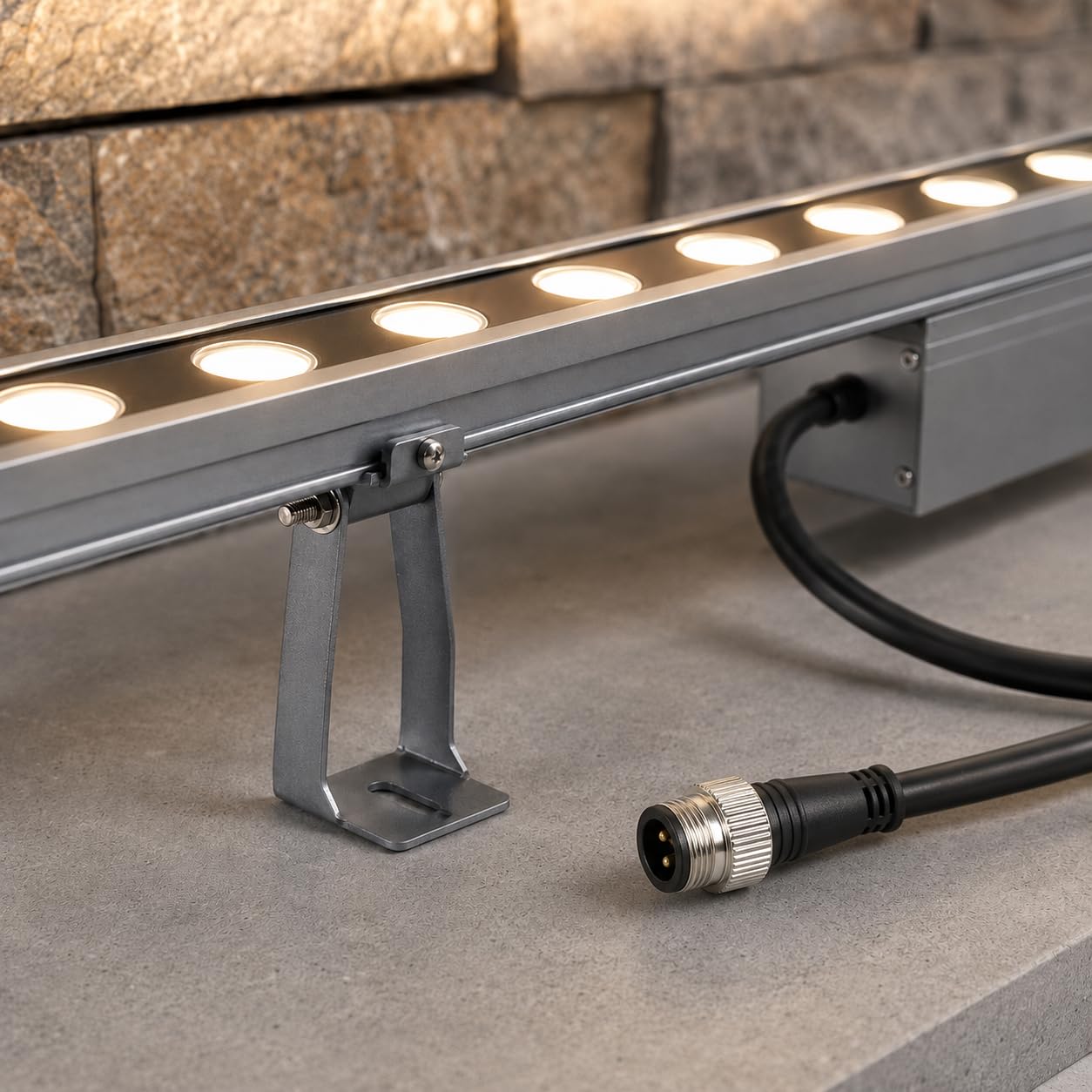 Arnusa LED Wallwasher 100 cm mit Stecker, 18 W warmweiß 3000 K, IP65 Outdoor Wandstrahler aus Aluminium, erweiterbare Fassadenbeleuchtung für Mauer, Zaun, Garten & Terrasse