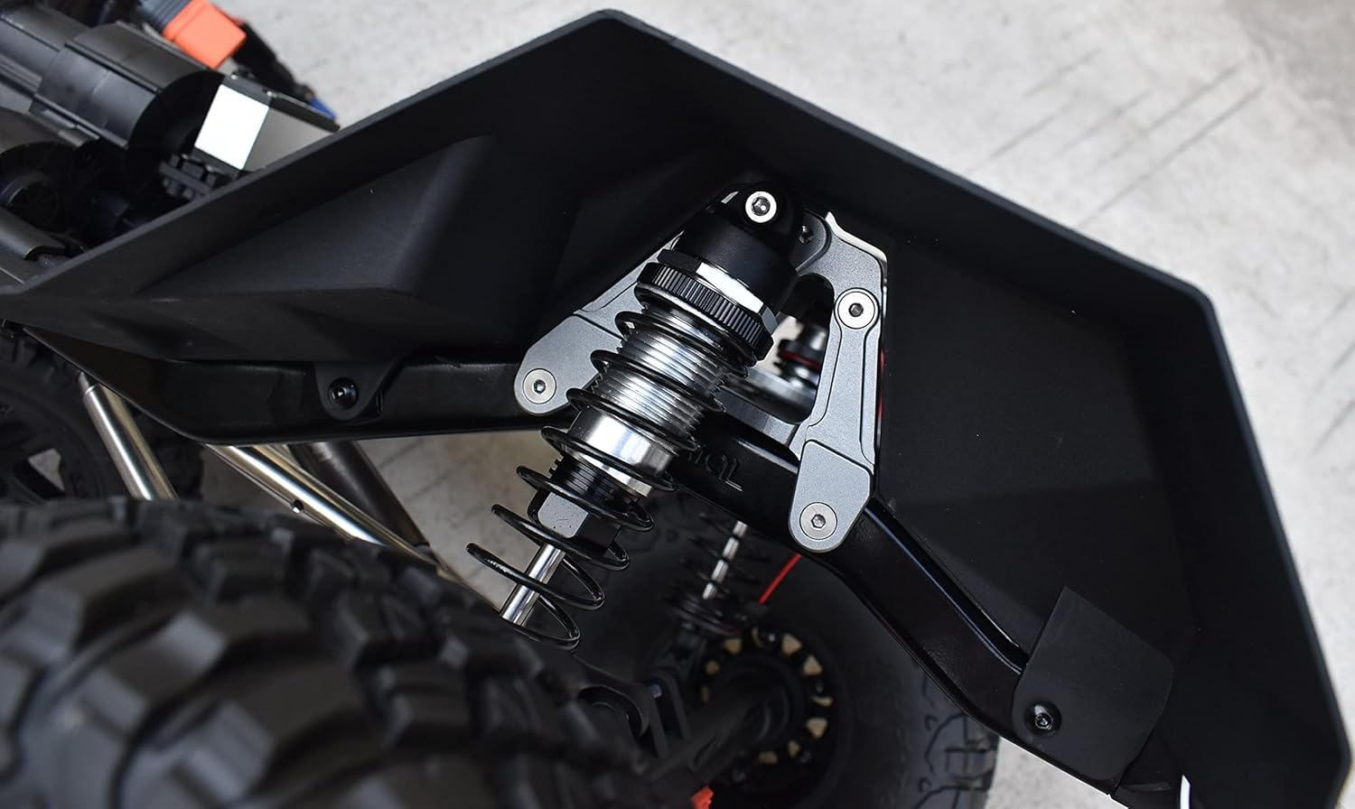 Aluminum Adjustable Rear Damper Mount For Axial 1/6 SCX6 Jeep JLU Wrangler AXI05000-12Pc Set Gray Silver