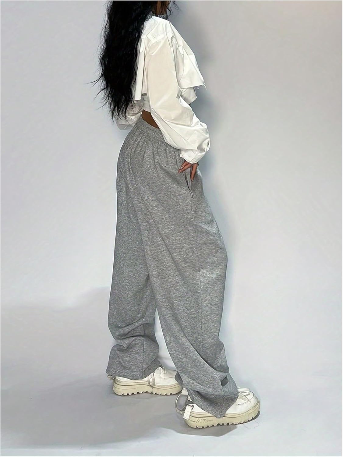 GORGLITTER Women's Low Rise Wide Leg Sweatpants Casual Drawstring Elastic Waist Baggy Track Sweat Pants with Pockets - Image 3