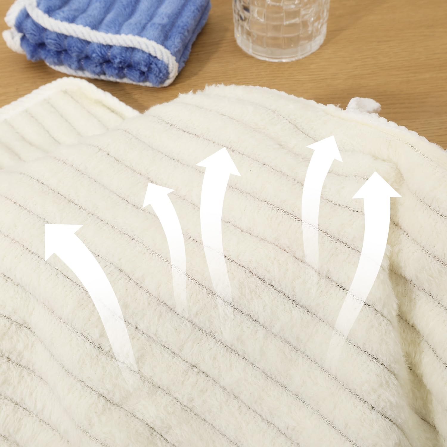 2Pcs Washcloth Towels Face Towels with Hanging Loop for Bathroom Absorbent Coral Fleece Soft Thick Face Cloth Hand — view 6