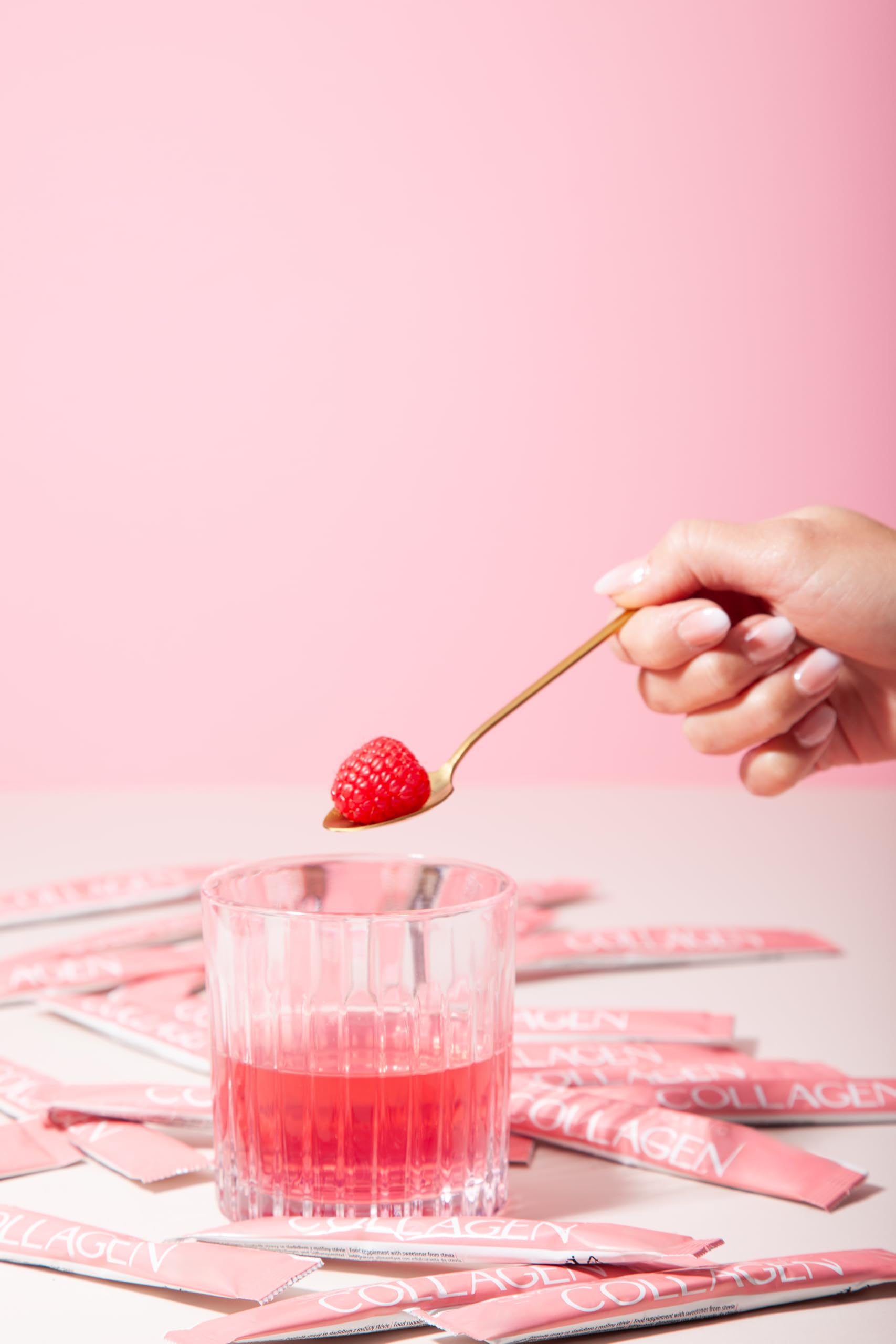 LIPOELASTIC Collagen Pulver – Nahrungsergänzungsmittel mit hydrolysiertem Fischkollagen (Typ I & III), Vitamin C, Zink, Eisen und Mineralstoffen – 30 Portionsbeutel
