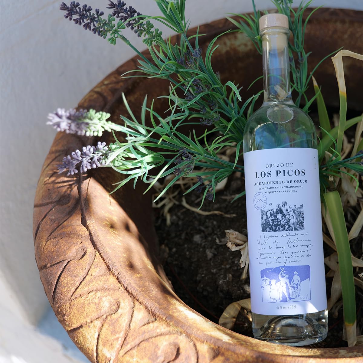 LOS PICOS Orujo Blanco - Destilado Artesanal de Liébana, 47% Vol., 70 cl - Auténtico Sabor Tradicional