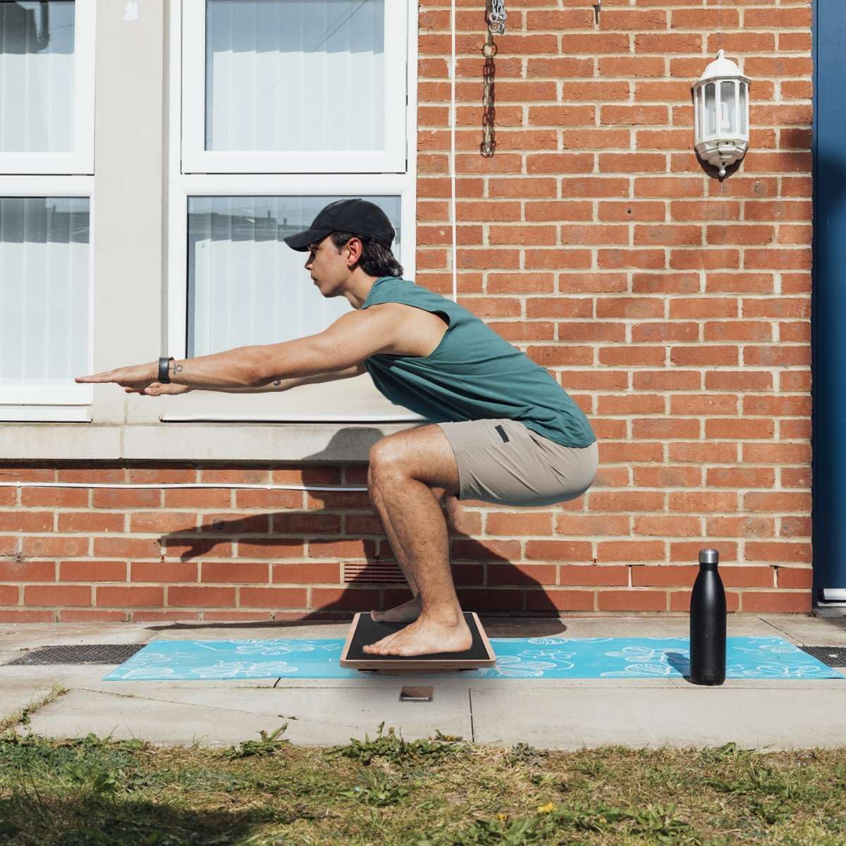 Balance Board Wobble Board for Adults Anti-Slip Balance Board for Physical Therapy Standing Desk Core Strength Wooden Balance Board Rocker Board