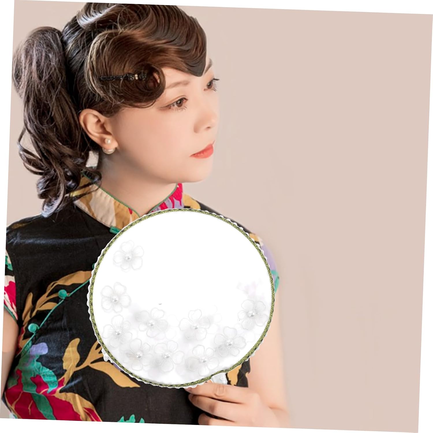 VOSAREA Chinese Floral Embroidery Hand Fan Decorative Tassel Traditional Round Design for Weddings Parties and Home Decor Lightweight and Elegant Fan