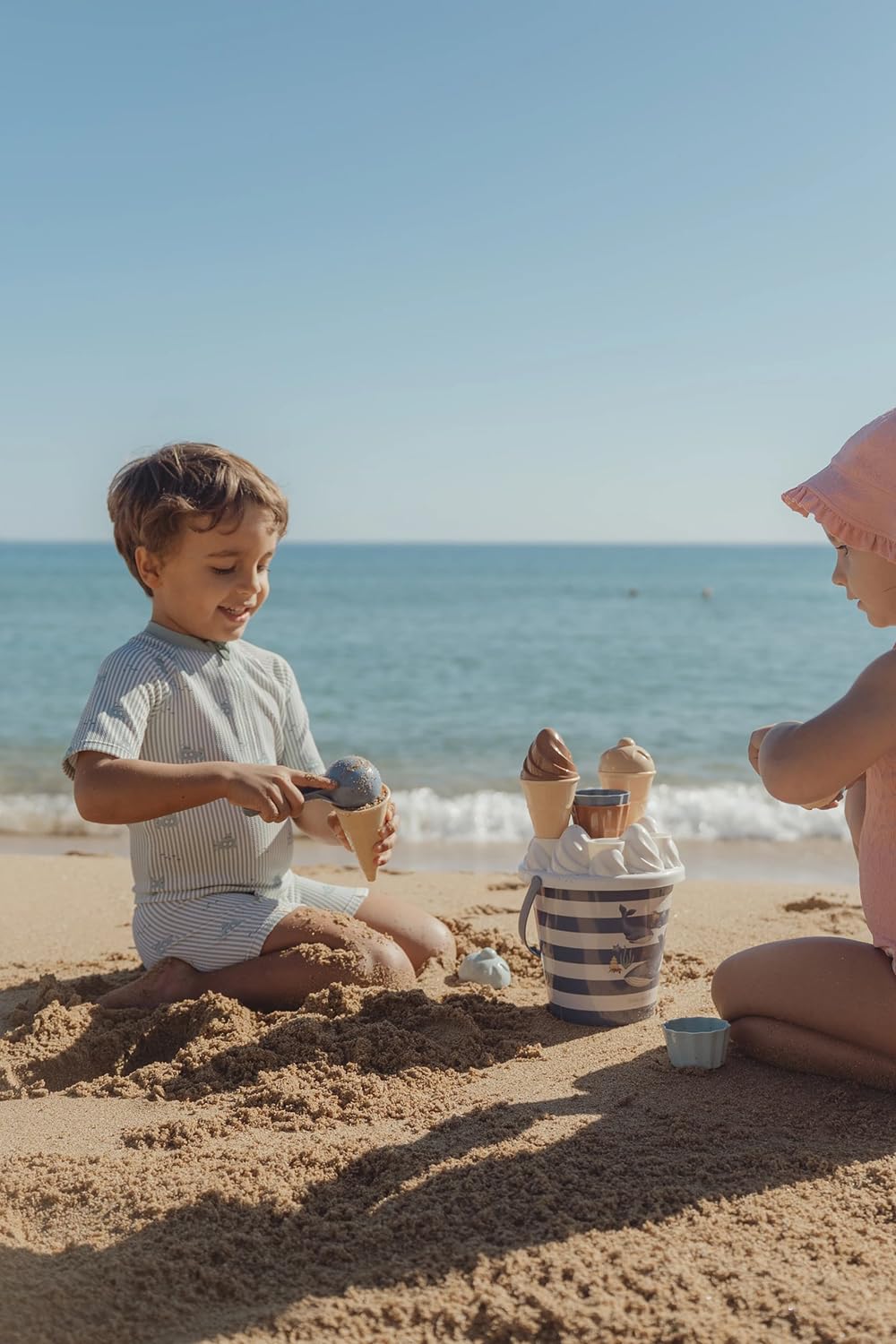 Little Dutch Ocean World - Set da 14 secchi per il gelato, giocattolo per la spiaggia, per ragazzi a partire dai 18 mesi in su, Ocean World