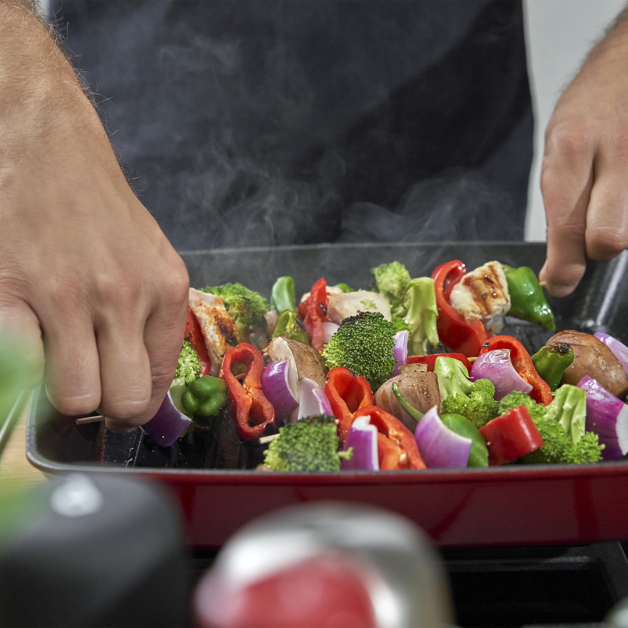 Amazon | Staub 鋳鉄 12インチ 正方形グリルパン 12