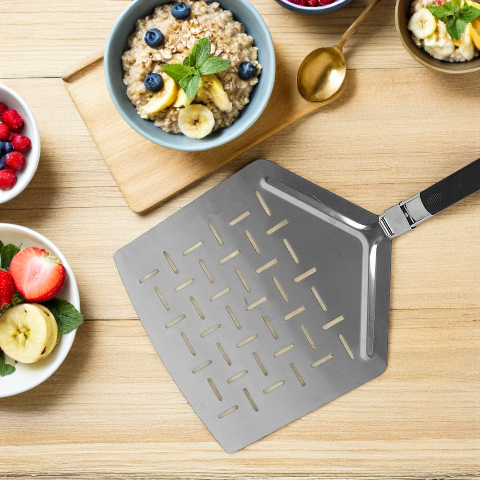 Toyvian Klappbarer Perforierter Pizzaschieber aus Edelstahl mit Rutschfestem Griff Multifunktionale Pizzaschaufel für Selbstgebackenes Brot Praktisches Outdoor backzubehör