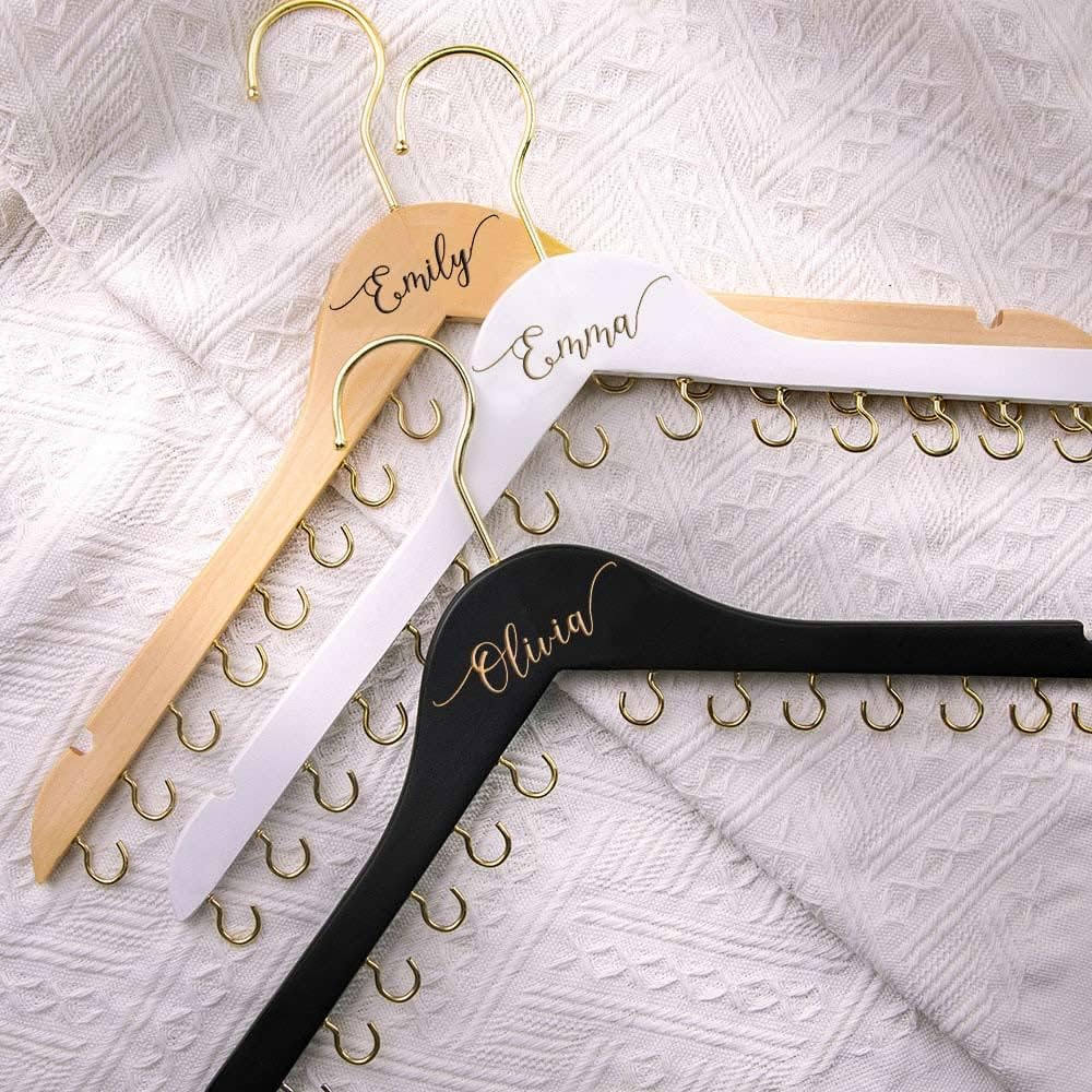 NICEDREAM Custom Name Necklace Holder Jewelry Hanger Bracelet Holder with 16 Hooks Personalized Name Necklace Organizer Wooden Hanging Jewelry Holder Gift for Her Women Girls Mom (White)