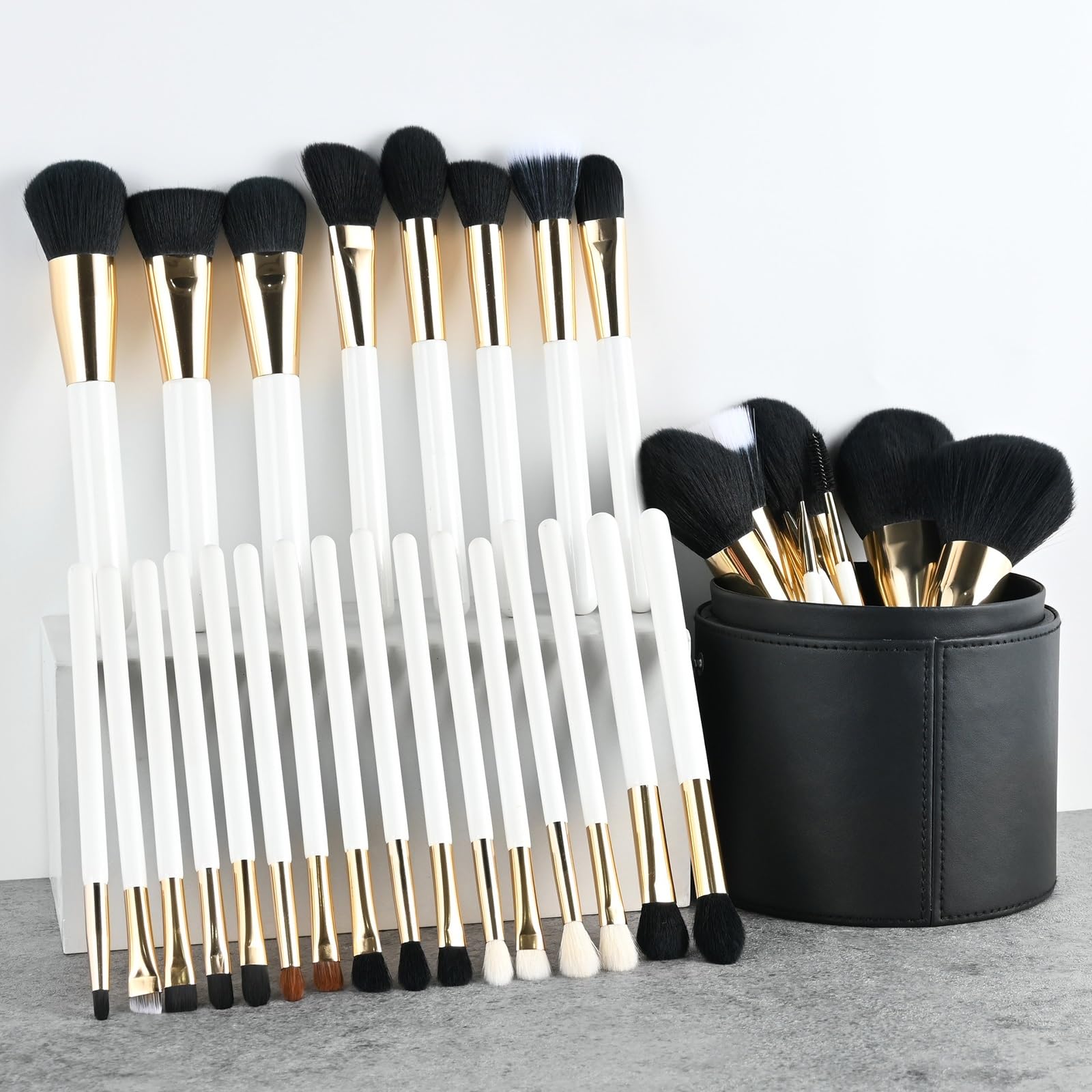 Reise Makeup Pinsel Set - 32er Premium Synthetik Pinselset mit Halter für Lidschatten,Foundation,Puder und Rouge für unterwegs