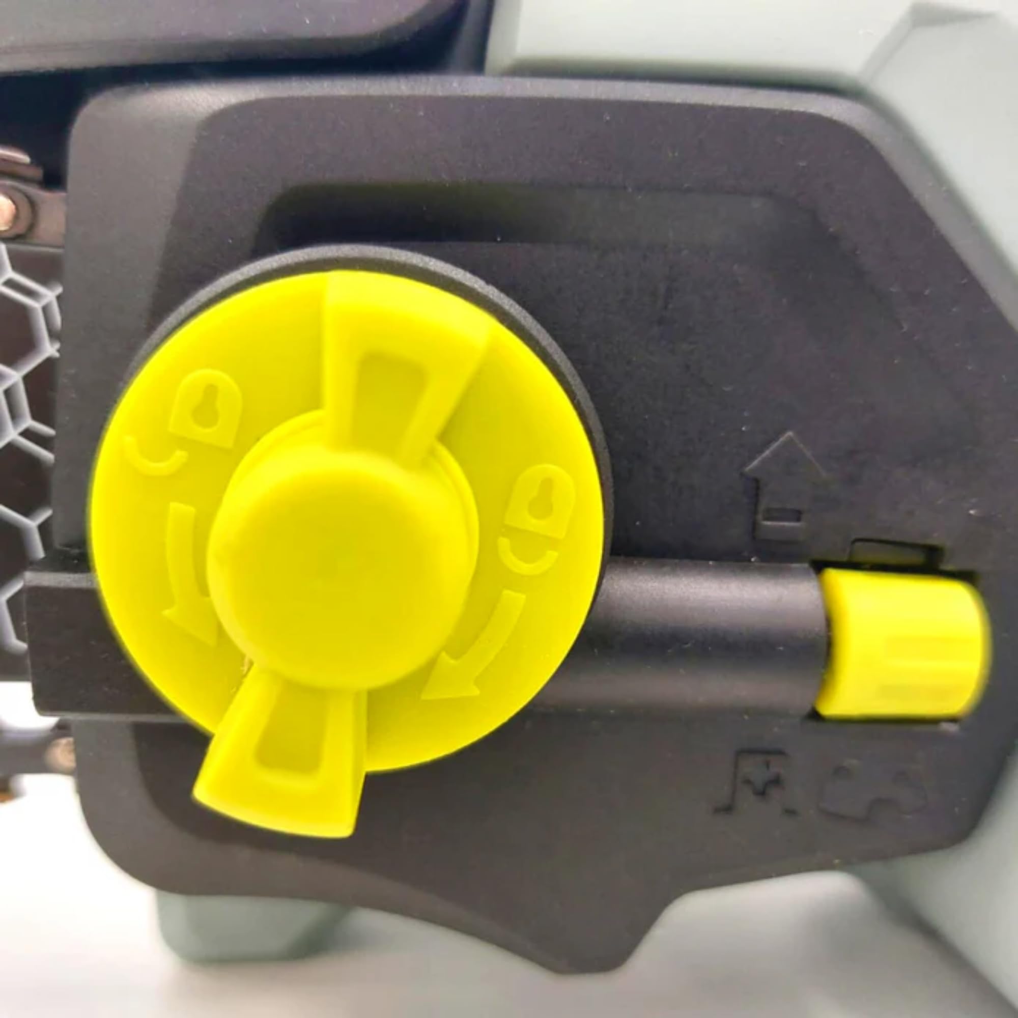 KOMBO Pro – Motosierra a batería de 12 V con 2 baterías recargables, barra de 15,5 cm, cadena de 3/8", corte de hasta 12 cm, tensor de cadena SDS, guantes DPI clase 2 incluidos