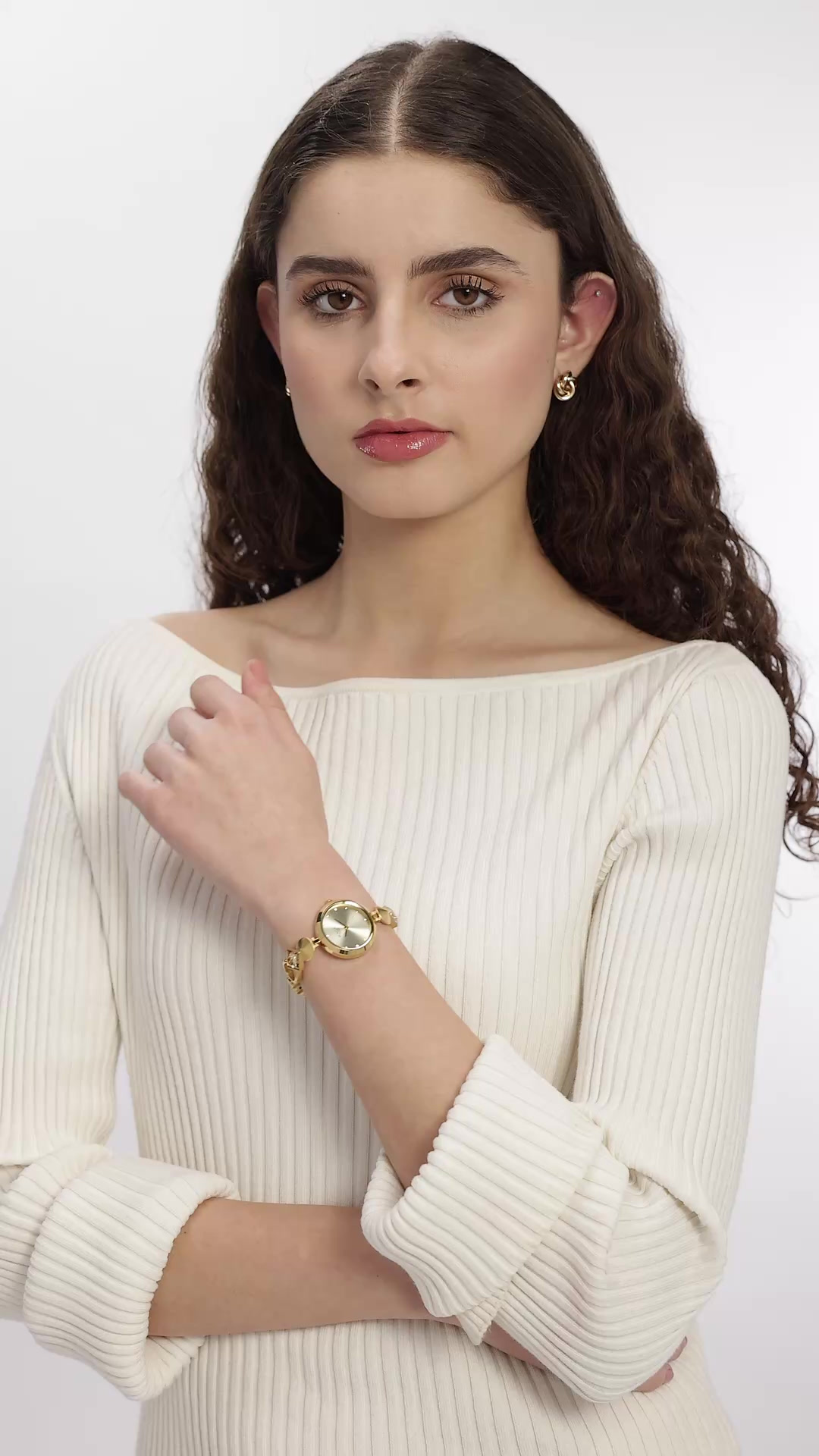 Titan Raga Love All Quartz Analog Silver Dial Gold Metal Strap