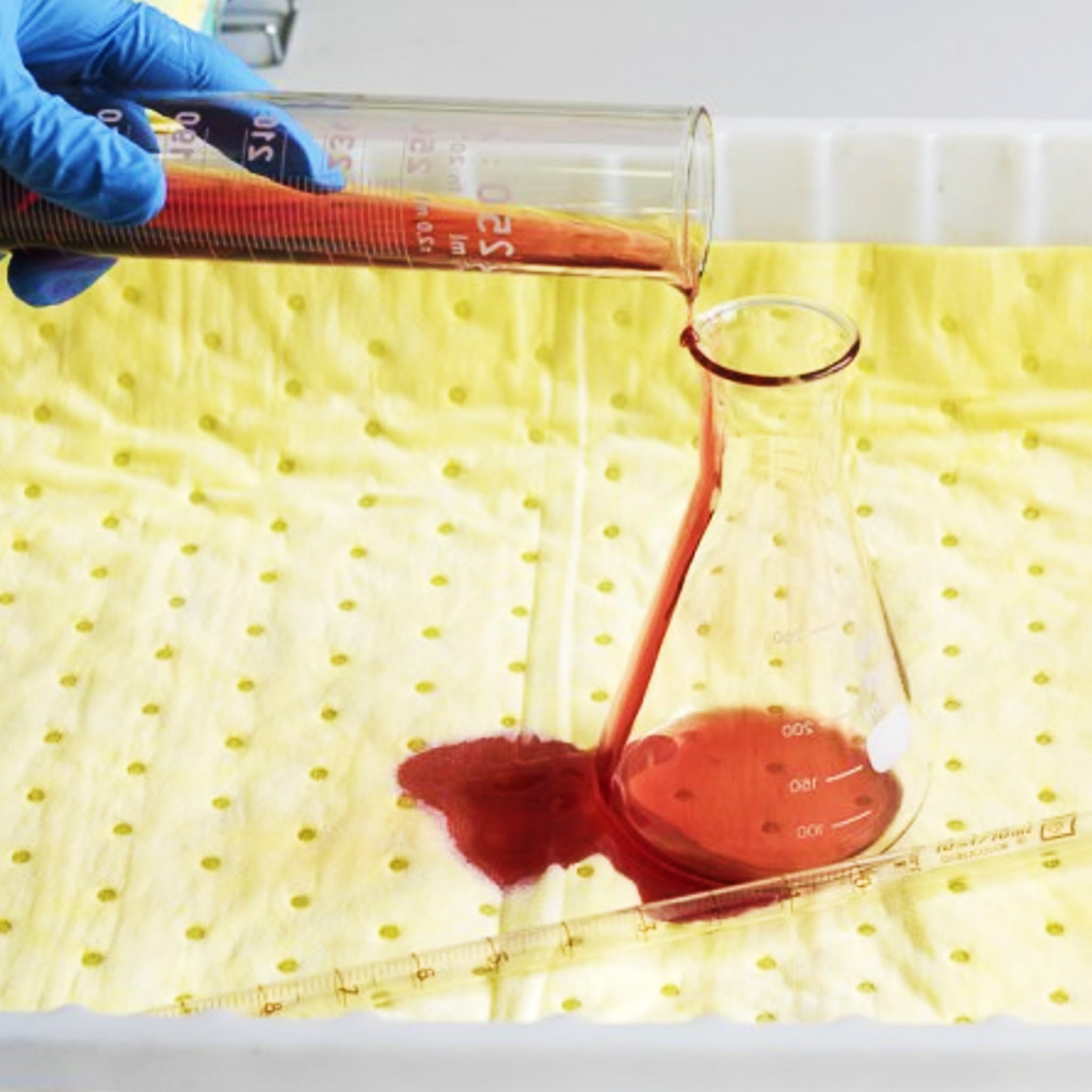 Bricoloco Bayetas absorbentes industriales de alta resistencia, para limpieza y prevención de derrames químicos en talleres y laboratorios. Absorbedor de agua, aceites, hidrocarburos y químicos. (10)