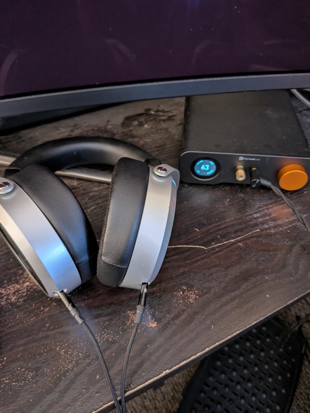 HIFIMAN HE400se planar magnetic headphones showing stealth magnet design and open-back construction