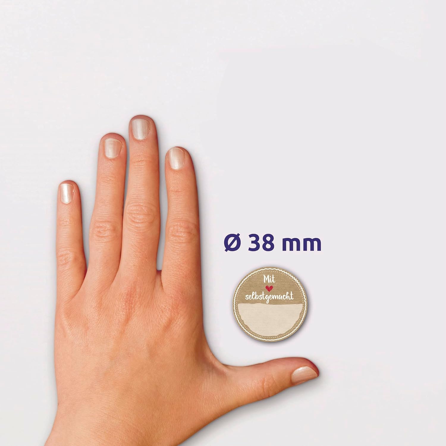 AVERY Zweckform 4379 Jam Labels Self-Adhesive Pack of 600 (Made in Germany, Diameter 38 mm, Sticker Jam Jar, Preservable, Removable Labels, Made with Love, Writeable) Stickers on a Roll