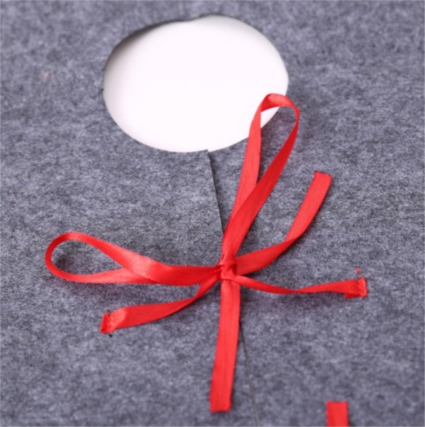 Tappeto Albero di Natale, Gonna per Albero di Natale Modello per da 47 Pollici con Pom per Decorazioni per La Casa Festa Forniture