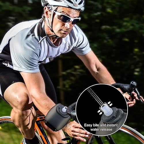 Vista 3 de Botella de agua deportiva de muñeca con correa de mano ajustable, 7 onzas, silicona suave, sin BPA, para hidratación, correr, escalar, ejercicio