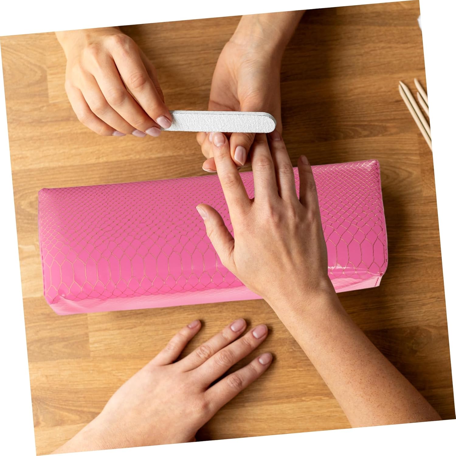 Nail Art Hand Pillow Manicure Hand Rest Arm Rest Comfortable Pu Material Eye-catching Design Multifunctional for Nail Technician