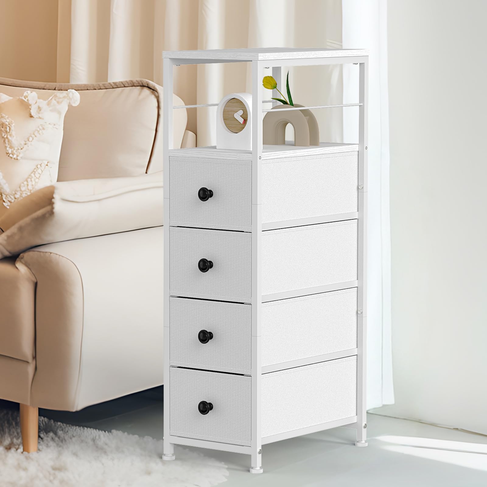 CADUKE Comò stretto in tessuto con 4 cassetti – Cassettiera per spazi ridotti, camera da letto, bagno o soggiorno – Struttura in metallo e piano in legno (bianco)