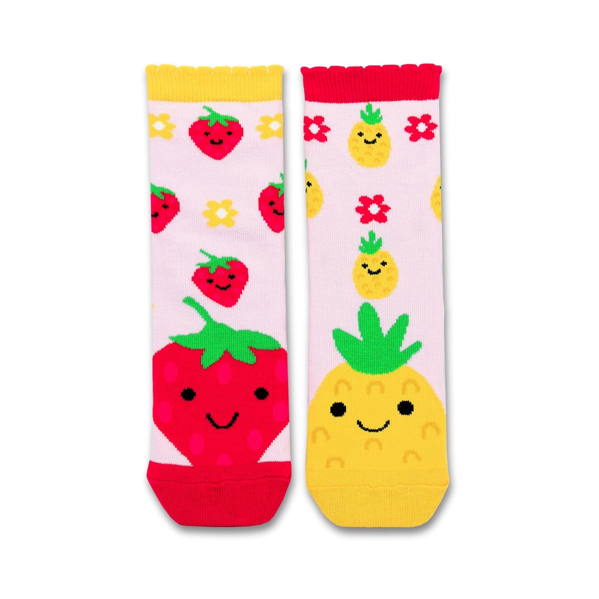 United Oddsocks Strawberry Odd Pair Kids Socks – 1 Pair Of Mismatched Fruit Socks – Uk Size 9–12, Eur 27–30, Us 9.5–13 – Colourful, Cotton Rich Gift For Kids – Sweet, Playful Sock Set