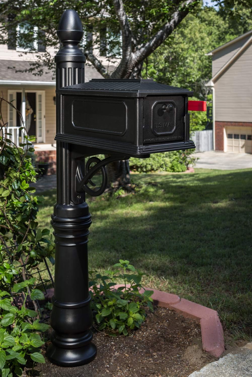 Stratford Plastic Mailbox and Post Combo