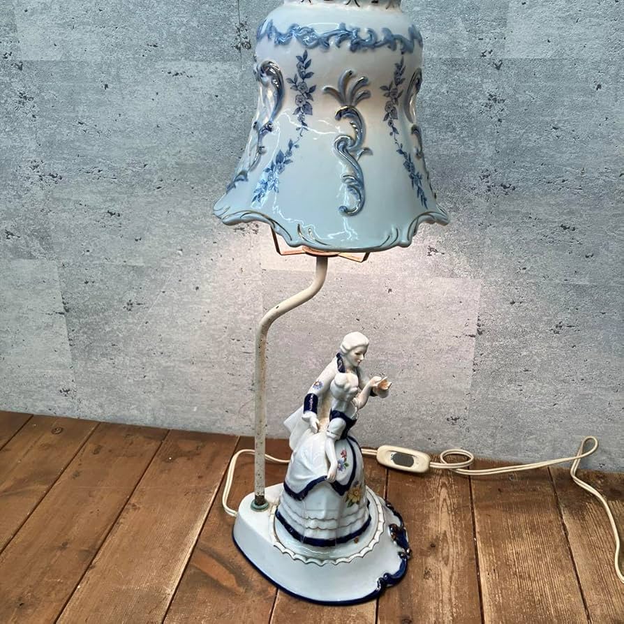 上品なルームランプ 加藤工芸 ロココ 上品なルームランプ 加藤工芸