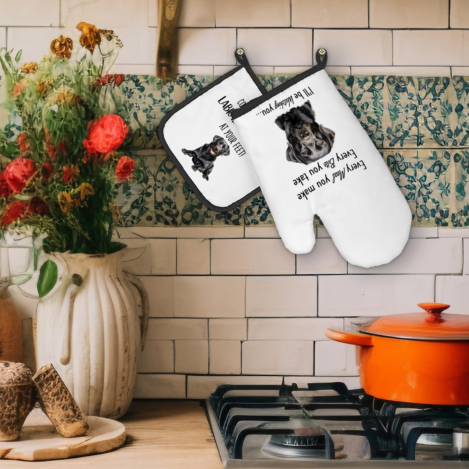 Black Lab Gifts Dog Oven Mitts and Pot Holders Sets, Black Labrador Dog Decor Kitchen Accessories Sets, Complete Without a Labrador Retriever Heat Resistant Oven Glove Potholders for Kitchen