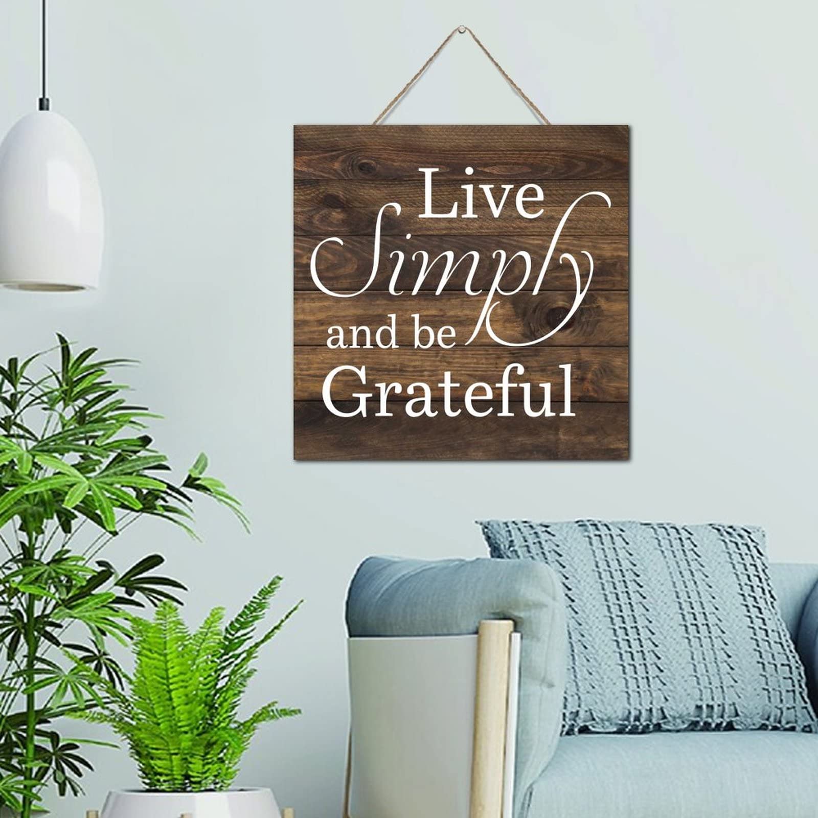 Plaque murale moderne en bois pour habiller un mur vide de chambre 30cm