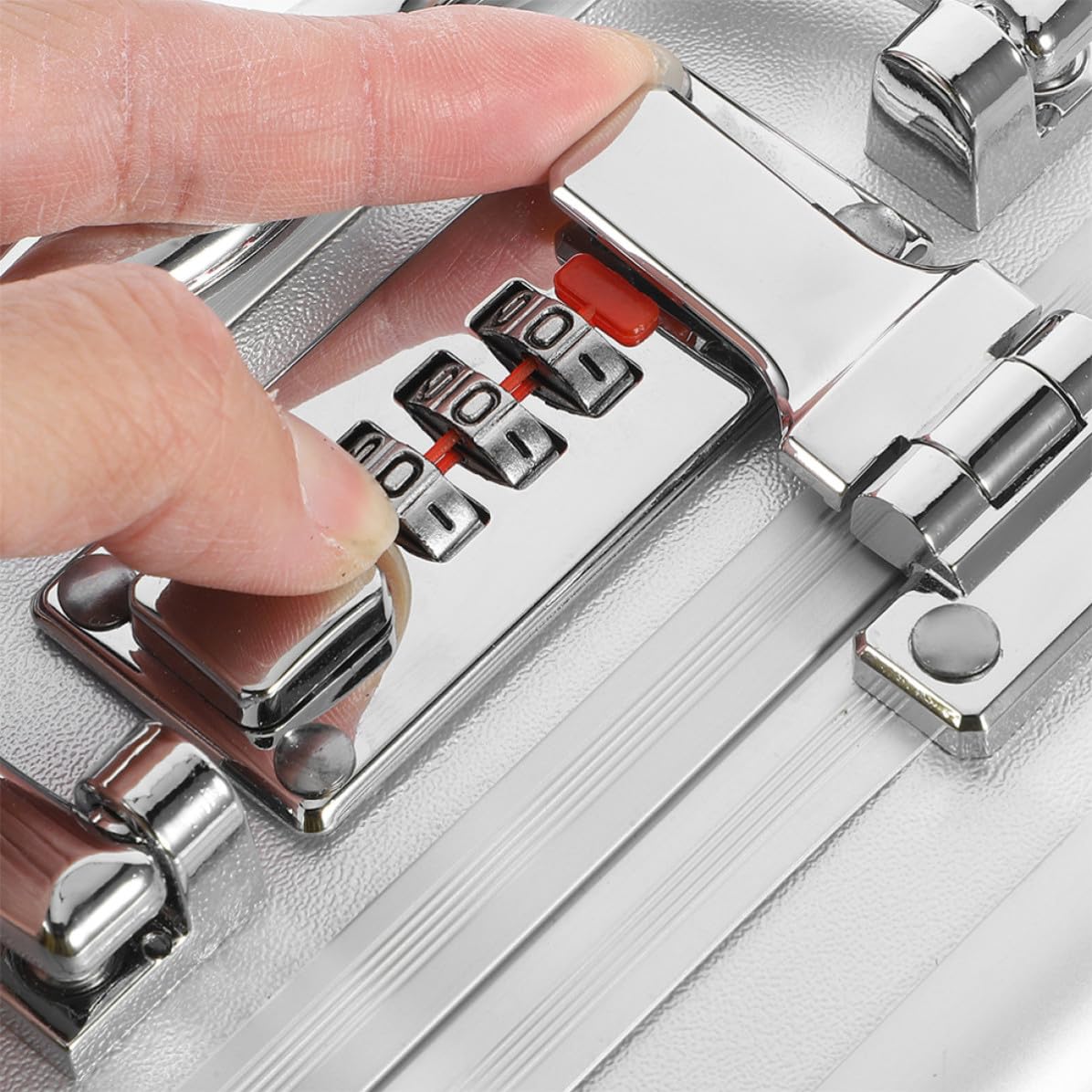 TOYANDONA Maletín de Aleación de Aluminio Multifuncional Seguridad por Contraseña y Excelente Capacidad de Carga para Senderismo y Navegación