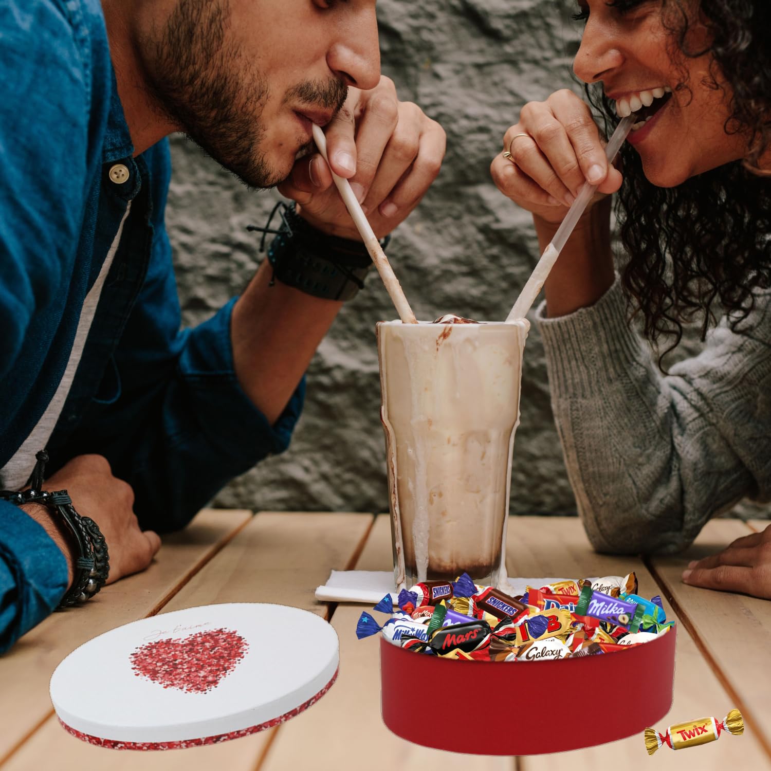 Coffret Gourmand et son assortiment de 60 chocolats Célébrations, Daim, Milka, Toblerone | Boîte "Je t’aime" Prête à Offrir pour la fête des Mères, la St Valentin, un anniversaire