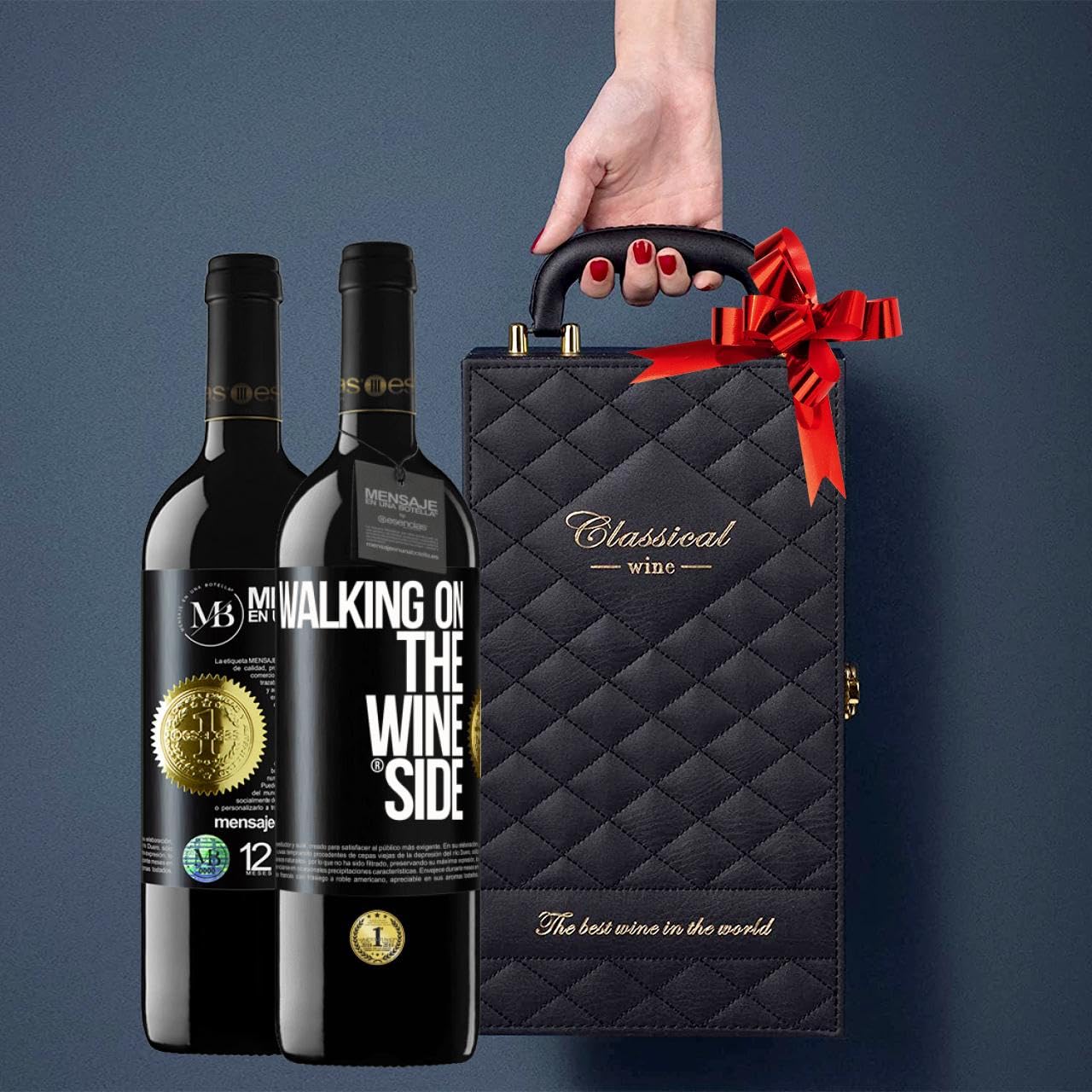 «Walking on the Wine Side» Mensaje en una Botella. Estuche-Maletín de LUJO 2x Vino Tinto Premium Reserva 12 Meses y Set de 4 Accesorios. Etiqueta Negra PERSONALIZABLE