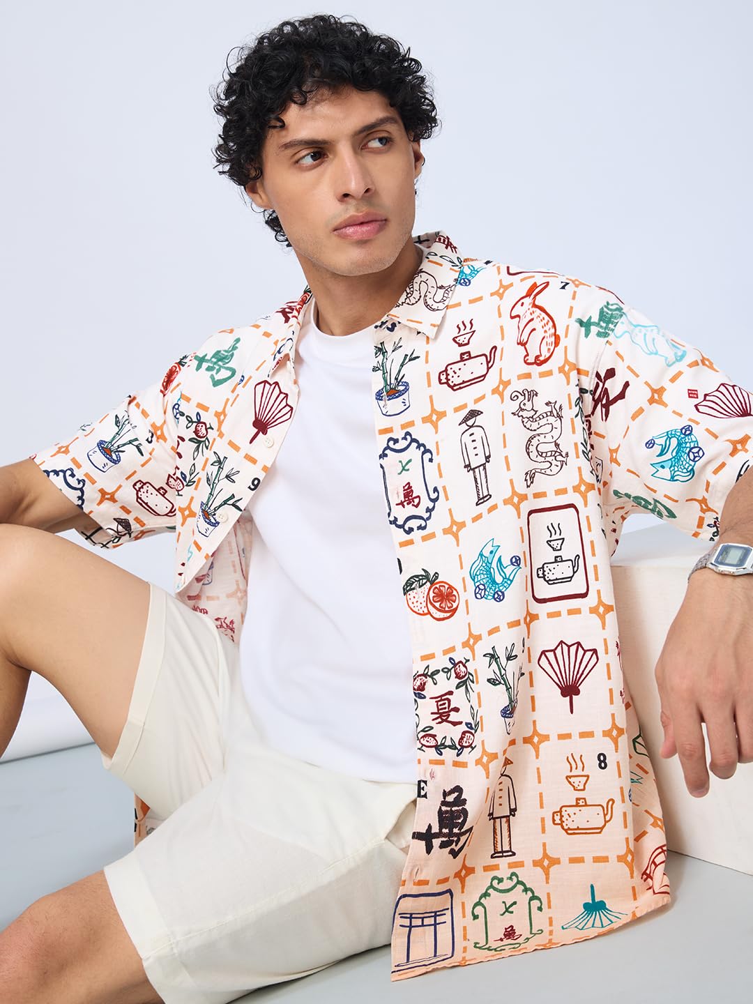 The Souled Store Koszula oversize: Mahjong Tile Męska i chłopięca Krótki rękaw Kołnierz z guzikami w dół Biała koszulka z nadrukiem Oversized Cotton