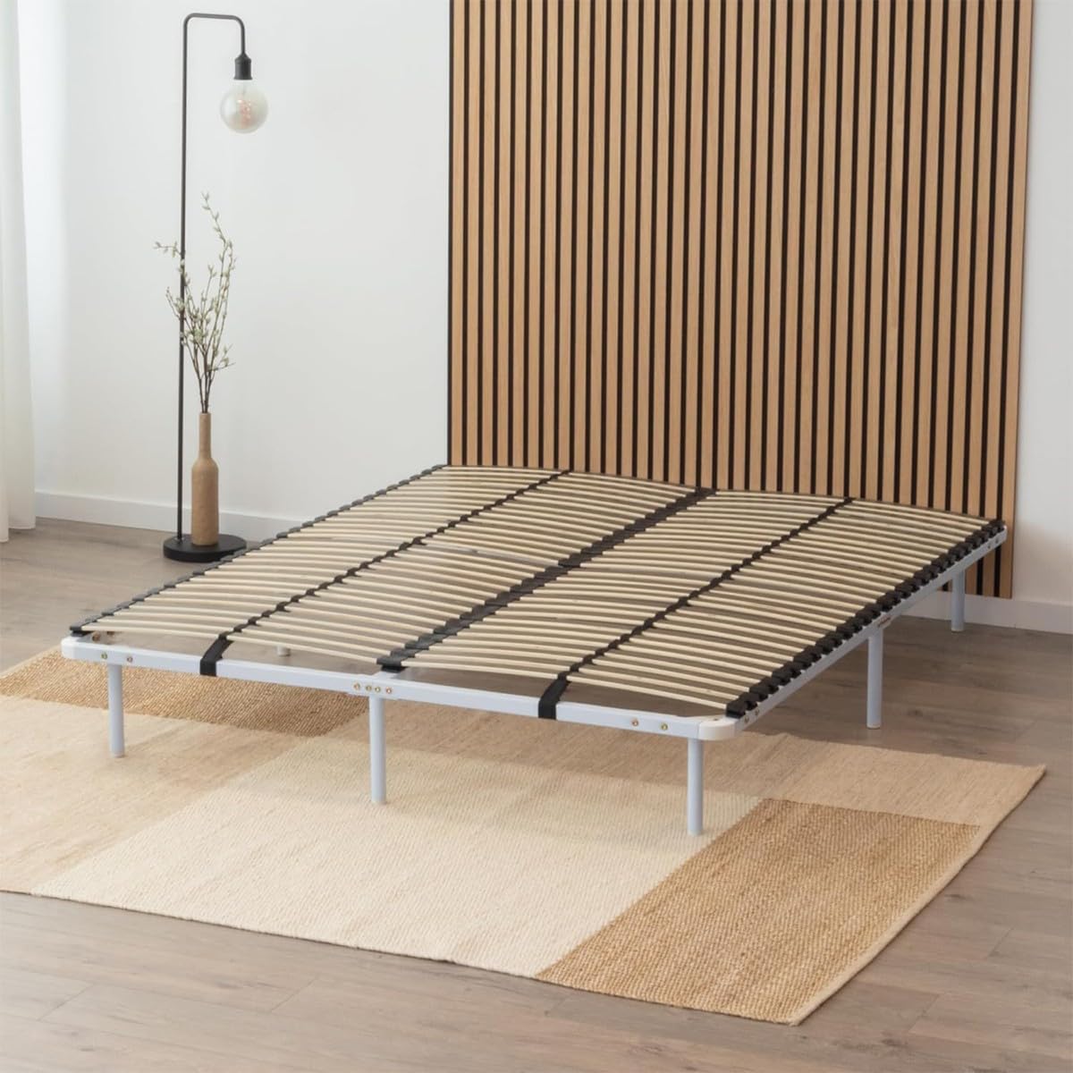 Mon Mobilier Design Ortho Sommier en Acier à Lattes avec Bande stabilisatrice Blanc 180x200 cm avec Pieds