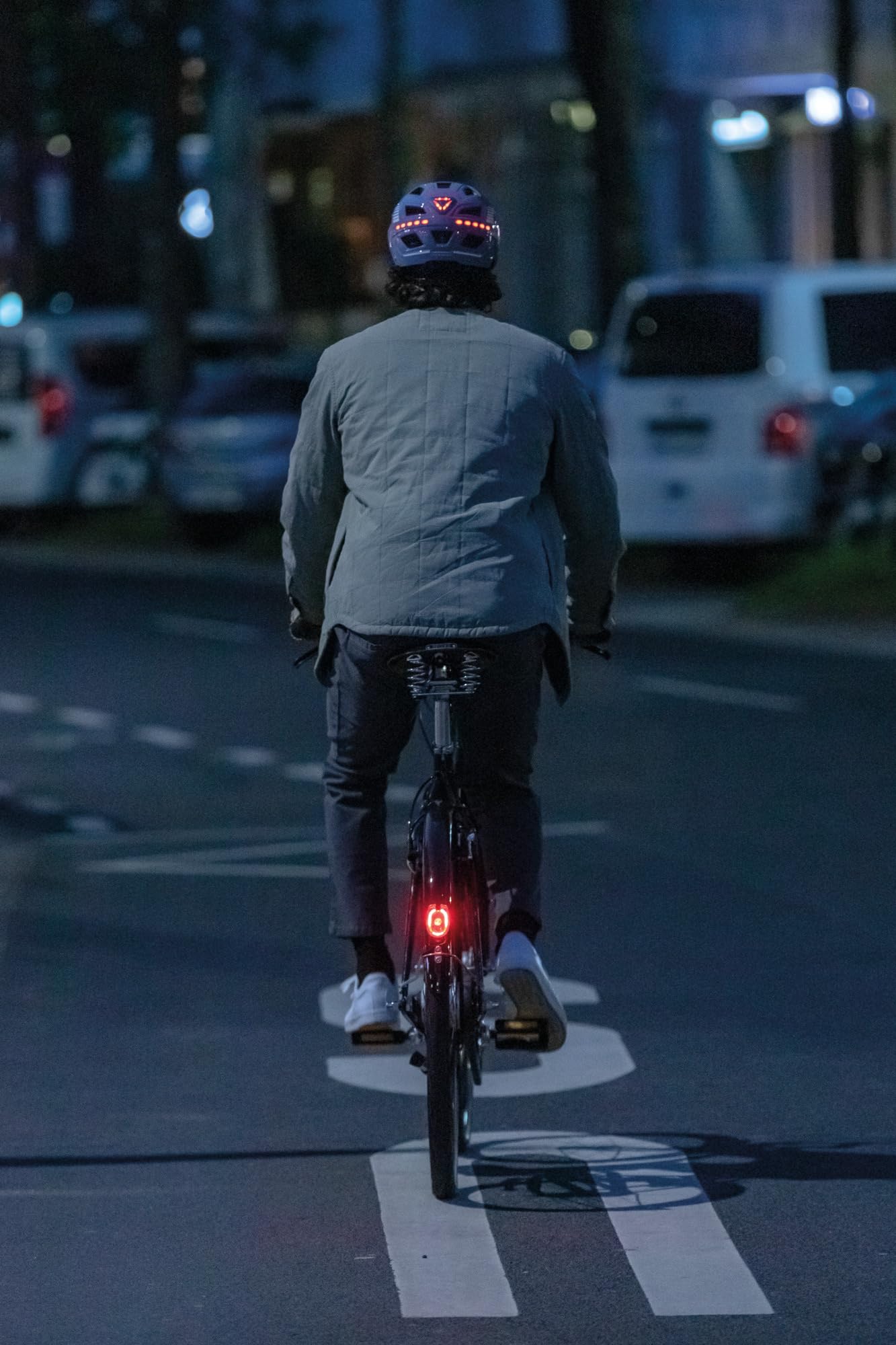 ABUS Fahrradhelm mit Licht - Hyban 2.0 LED - Vorder- und Rücklicht & robuste Hartschale - für Damen und Herren