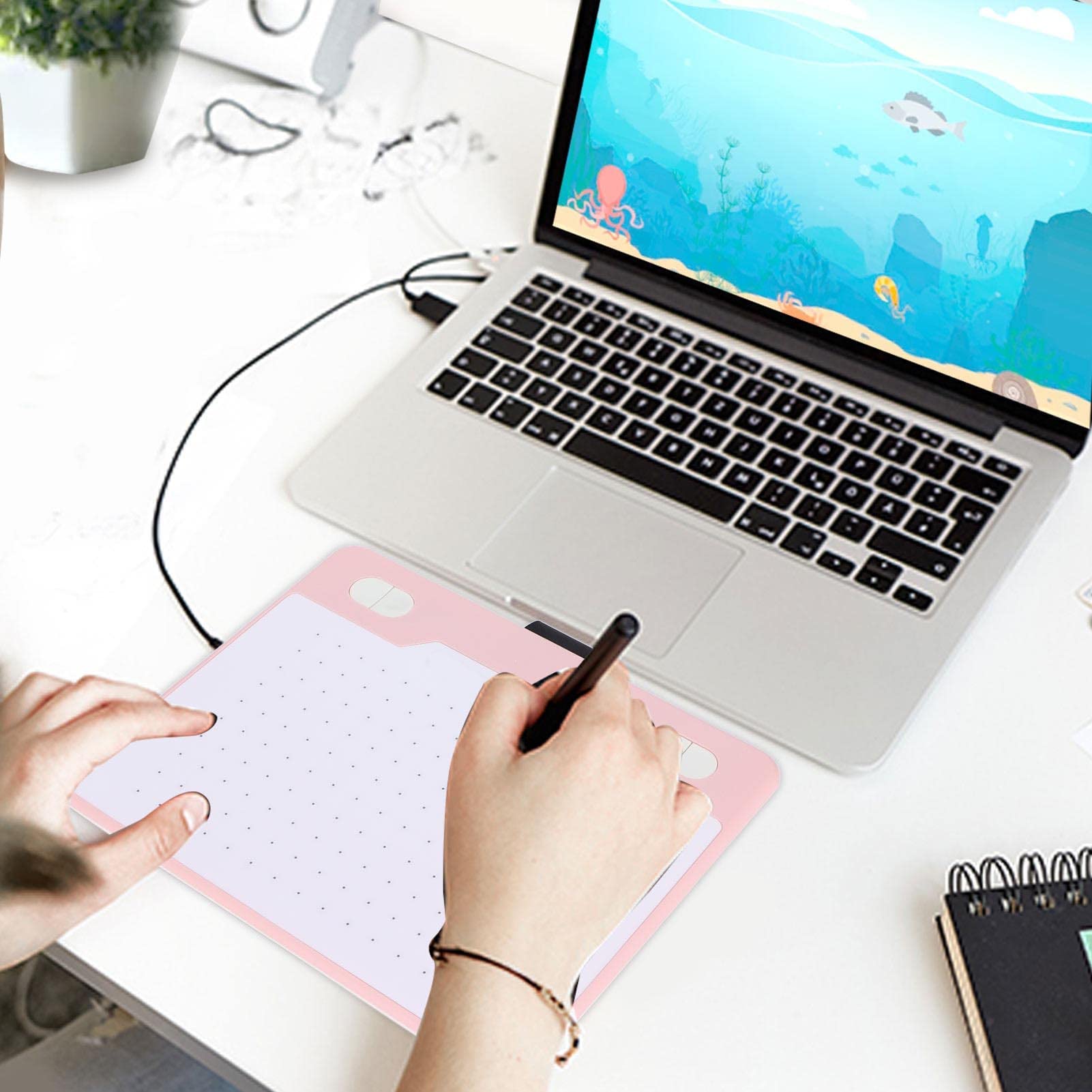 Tablette de Dessin Graphique Numérique Grande Zone Active avec Stylo D'écriture Manuscrite, Reconnaissance Automatique, Compatible avec WINs PC/OS Android pour la Peinture, la Conception et (Rose)