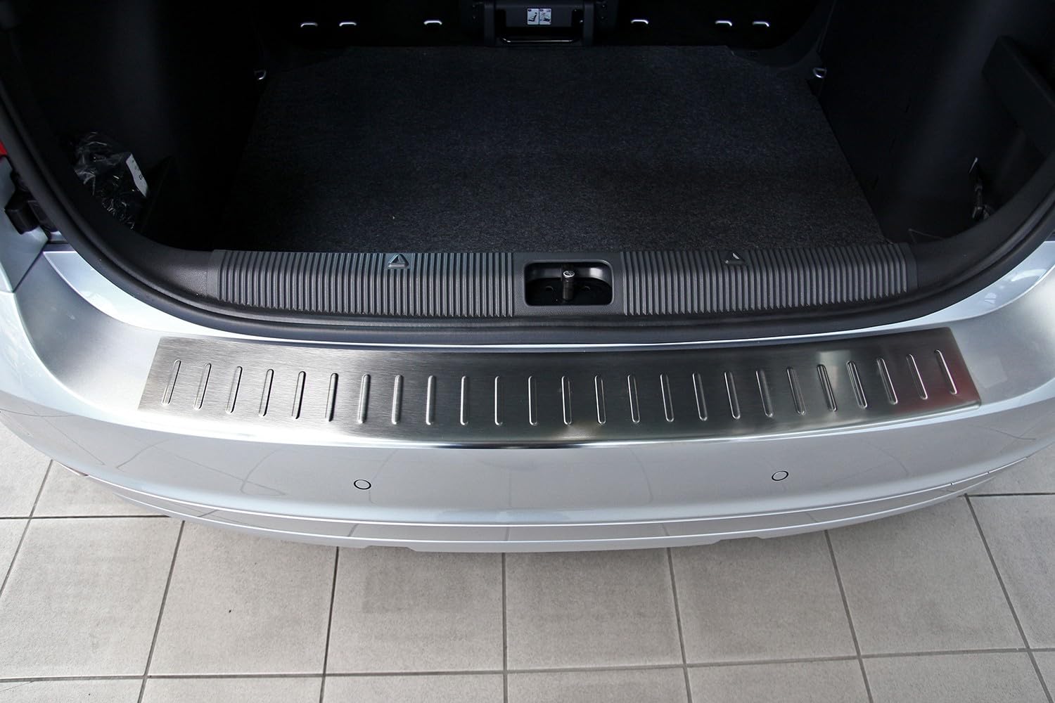 tuning-art Ladekantenschutz passend für Skoda Yeti Outdoor Adventure | V2A Edelstahl 100% passgenau Abkantung 100% Rostfrei 3M VHB Spezialklebeband Reinigungstuch Montageanleitung