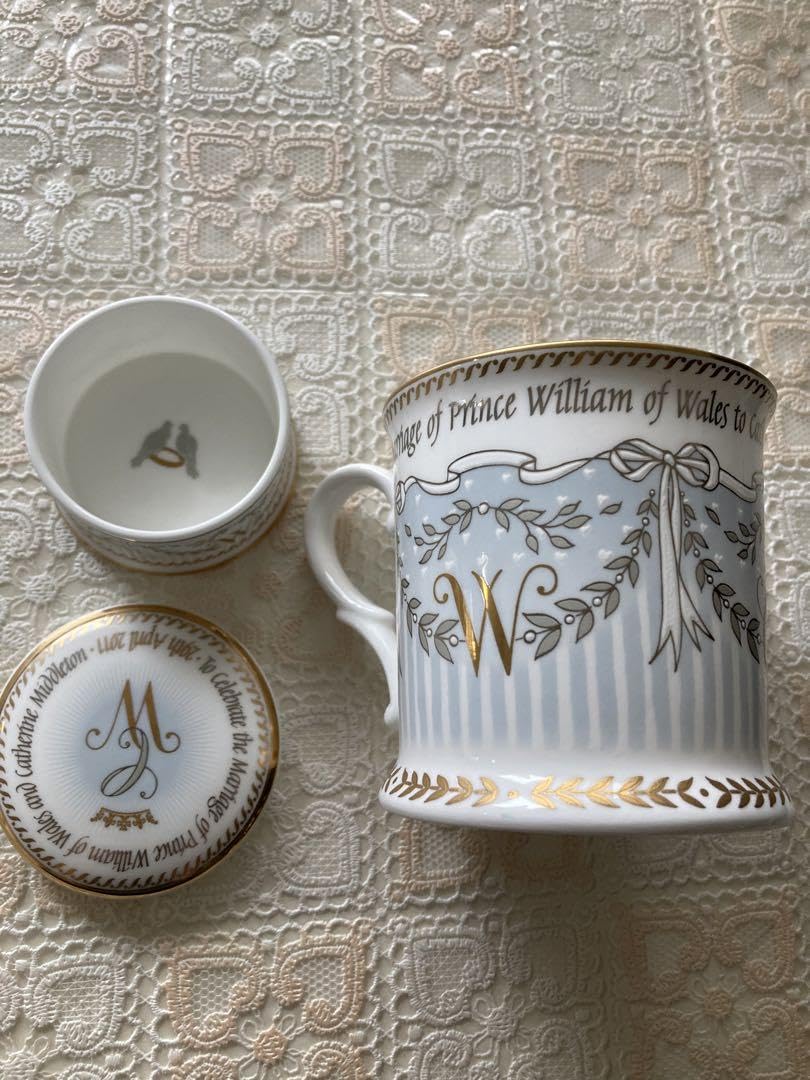 ロイヤルコレクションウィリアム王子とキャサリン妃の結婚記念のマグカップと小物入れ ロイヤルコレクションウィリアム王子とキャサリン妃の結婚記念の