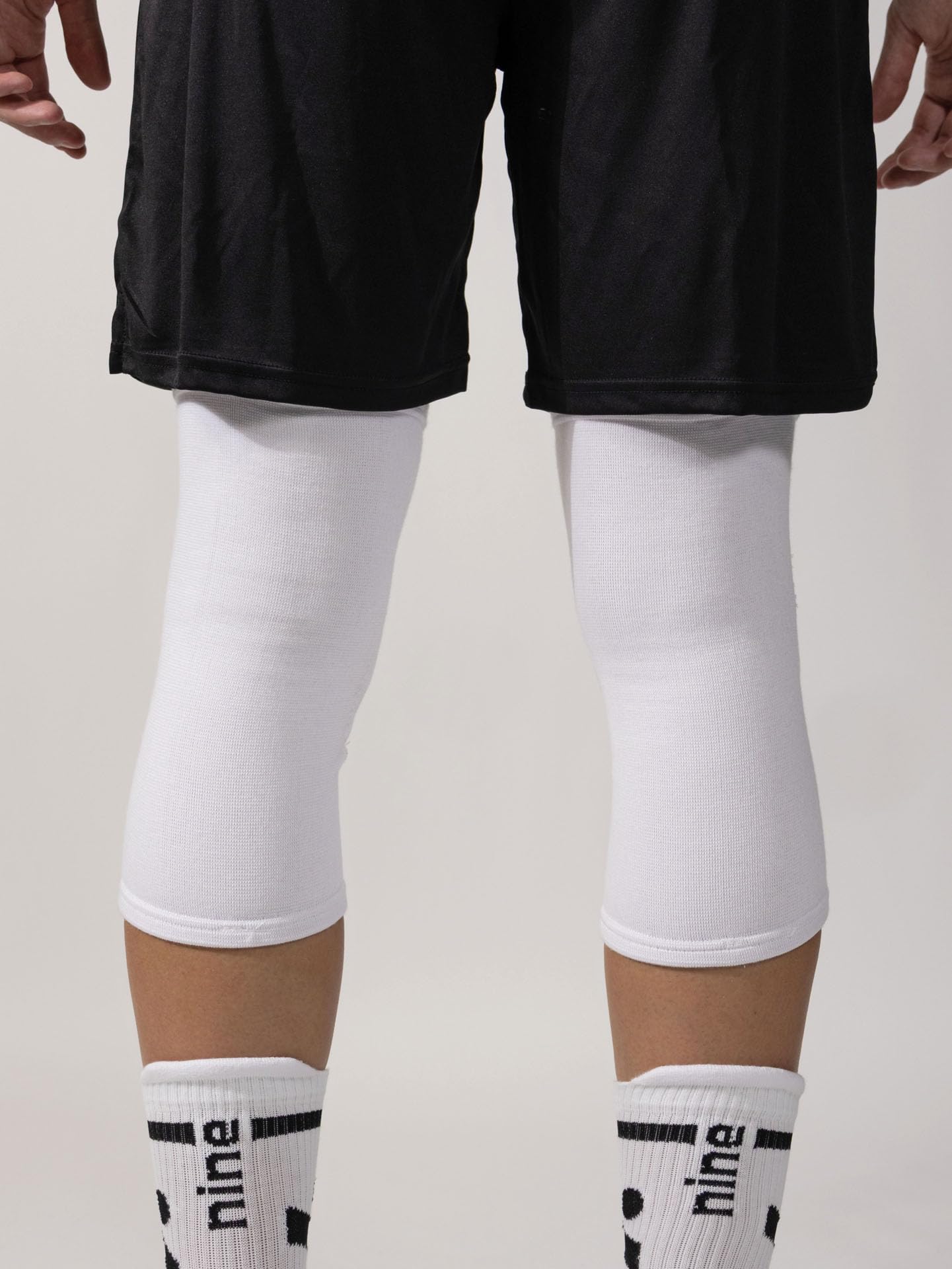 ninesquared New Shield Knieschoner Volleyball Unisex – Professioneller Schutz & Ergonomische Passform – 1 Paar – Weiß – Größe XL
