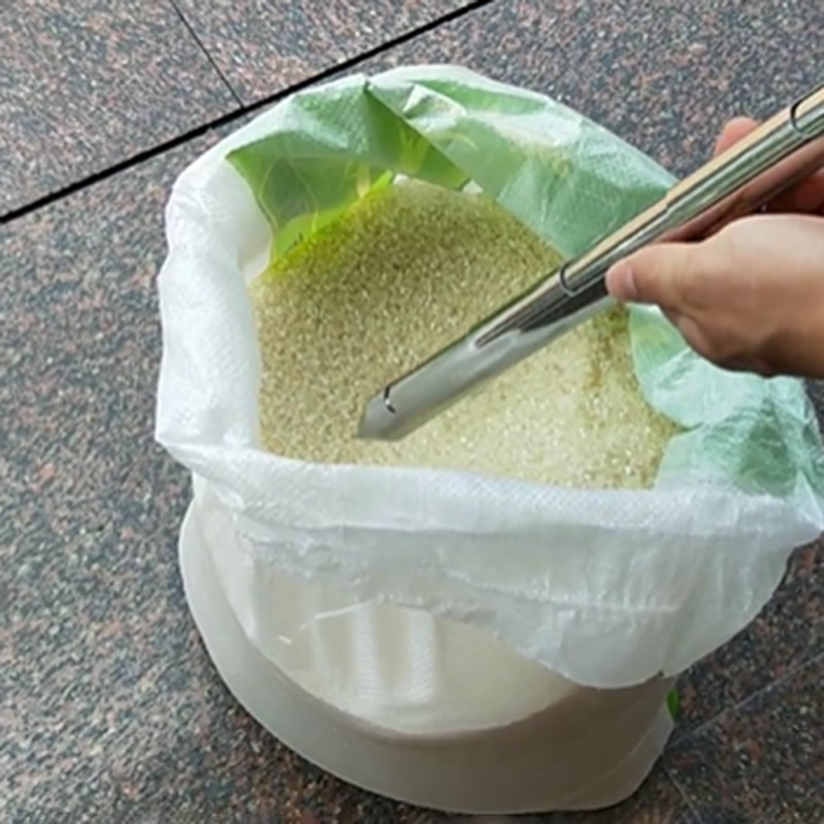 GOCHUSX Rotary Powder Sampler, Grain Sampling Tool, Grain Powder Solid Sampler, Stainless Steel Grain Probe Sampler for Powder Particles Feed Foodstuff(Silver-B,2.5x70cm)